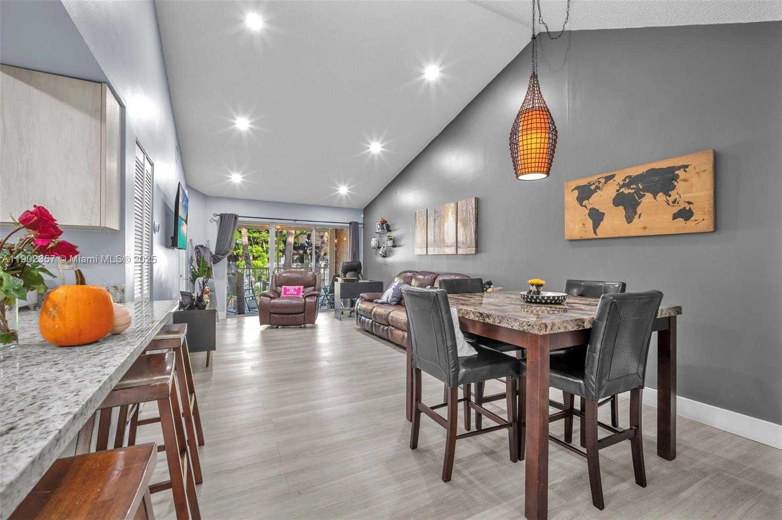 Small Image of 9507 SOUTH WEST 140TH CT #9507, Miami Number 3