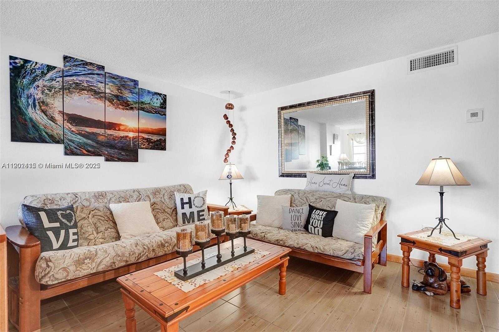 Small Image of 7620 CARLYLE AVE #703, Miami Beach Number 12