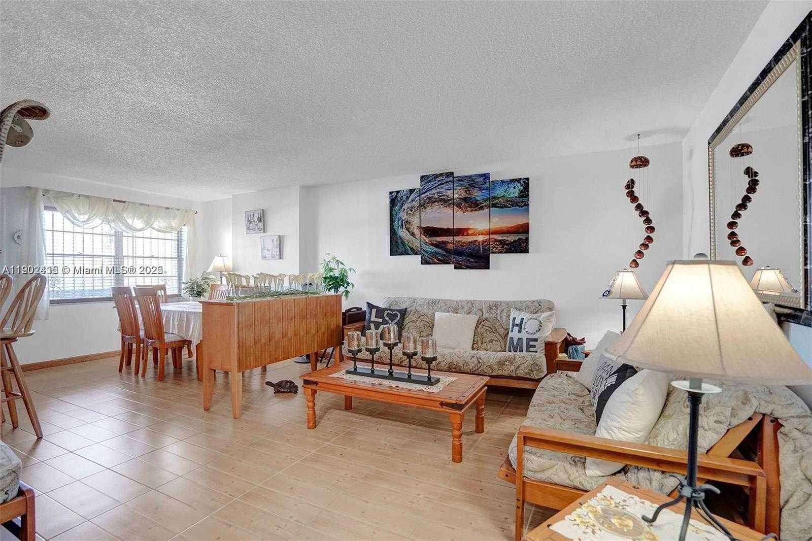 Small Image of 7620 CARLYLE AVE #703, Miami Beach Number 13