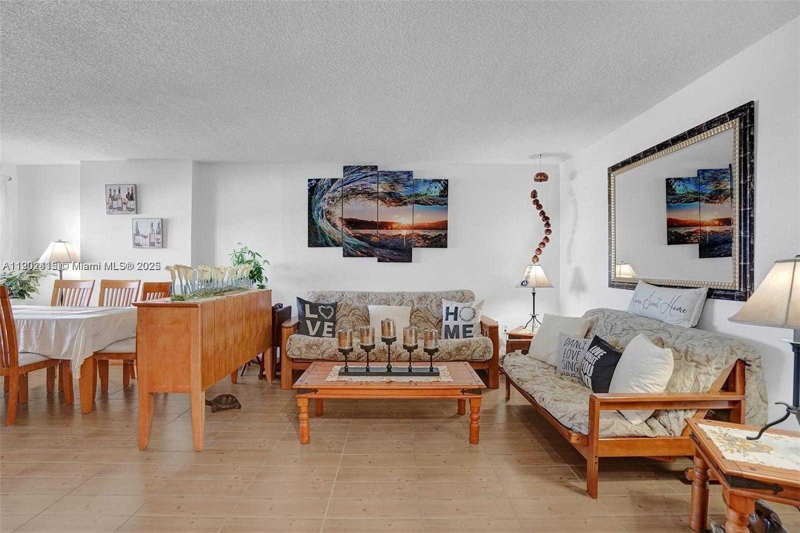 Small Image of 7620 CARLYLE AVE #703, Miami Beach Number 14