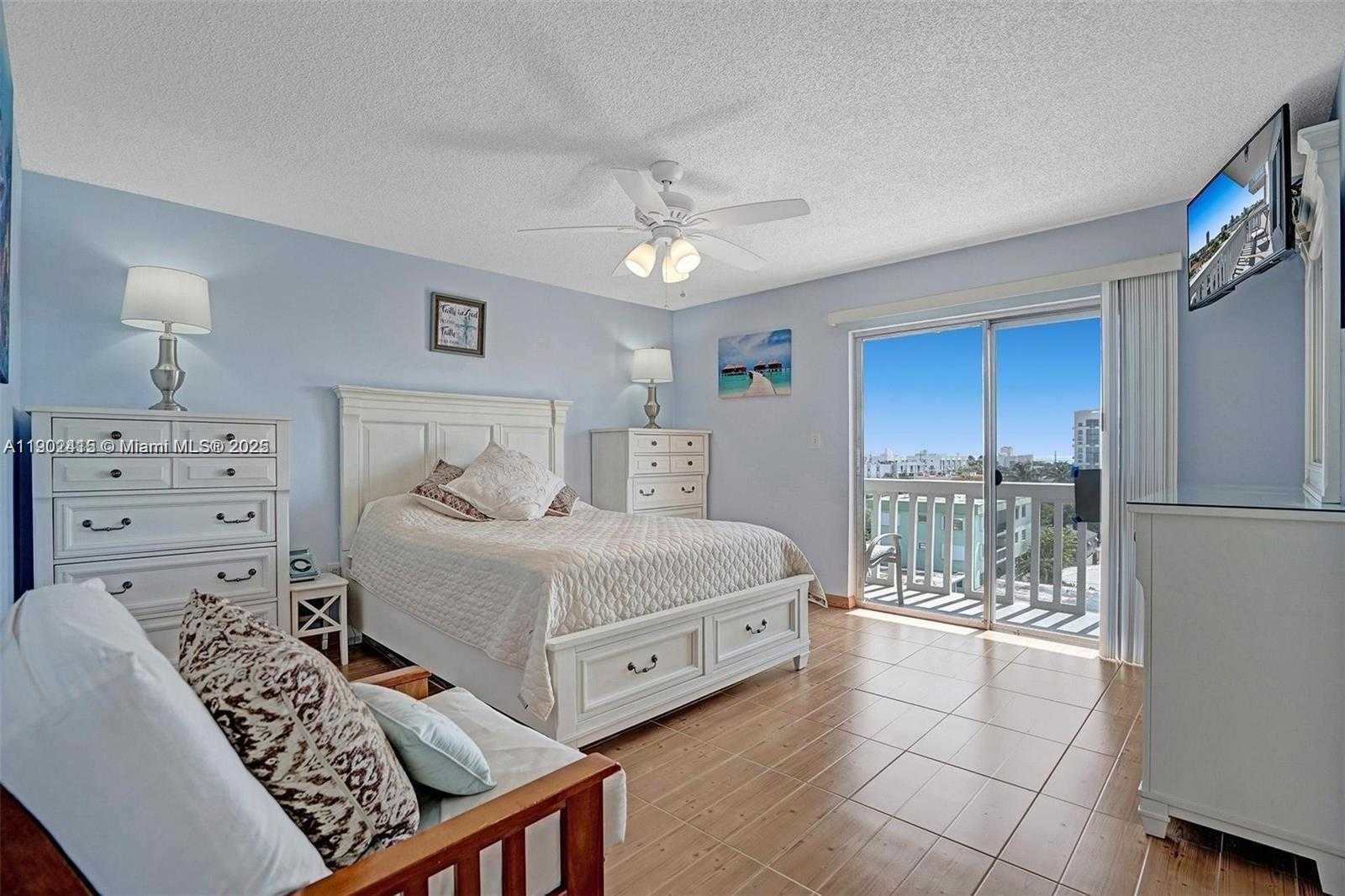 Small Image of 7620 CARLYLE AVE #703, Miami Beach Number 17