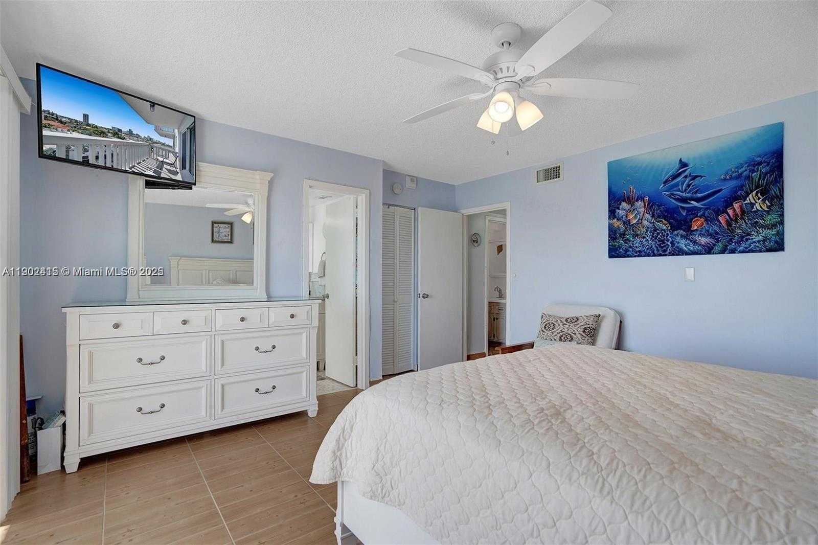 Small Image of 7620 CARLYLE AVE #703, Miami Beach Number 19