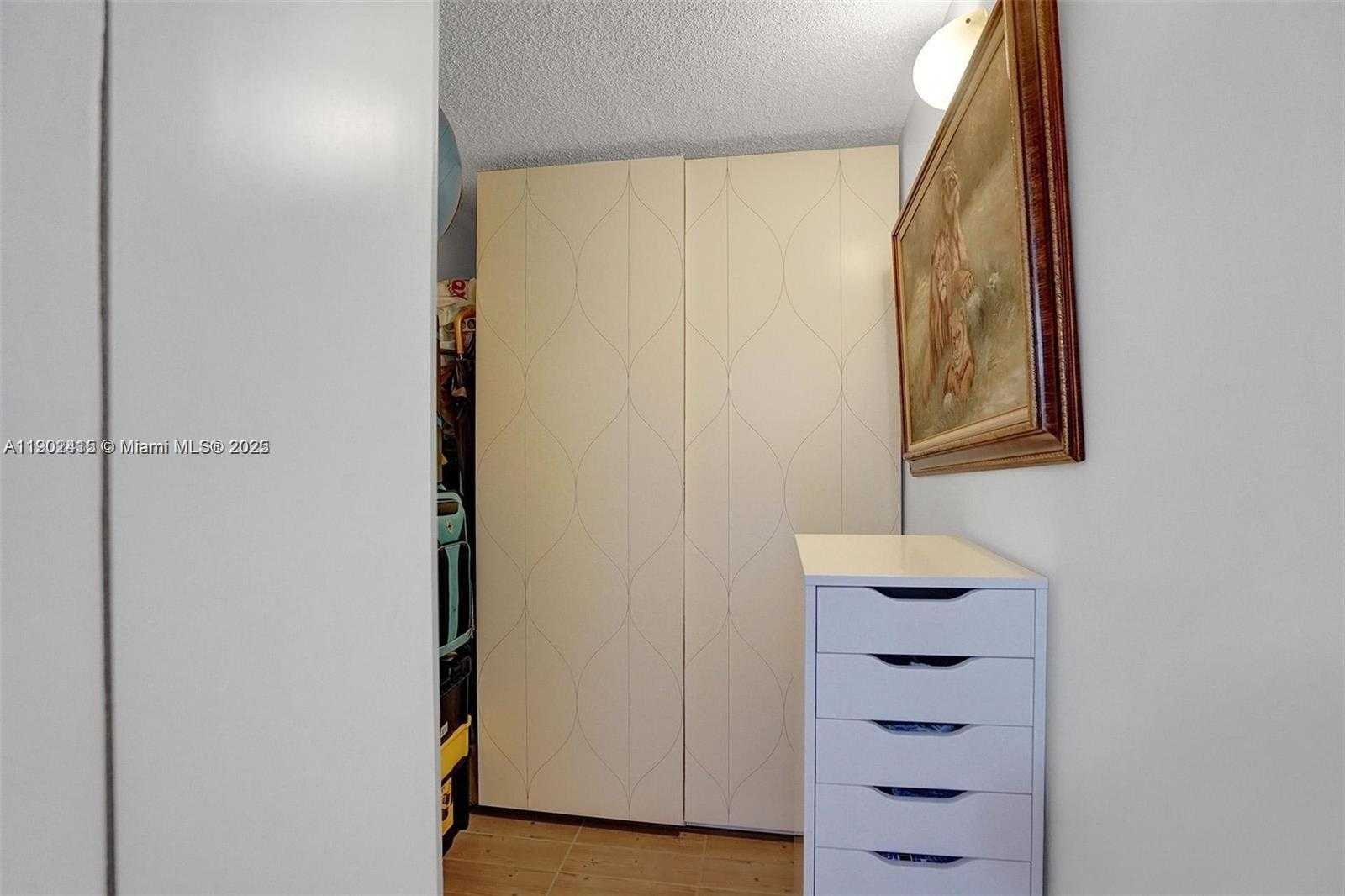 Small Image of 7620 CARLYLE AVE #703, Miami Beach Number 20