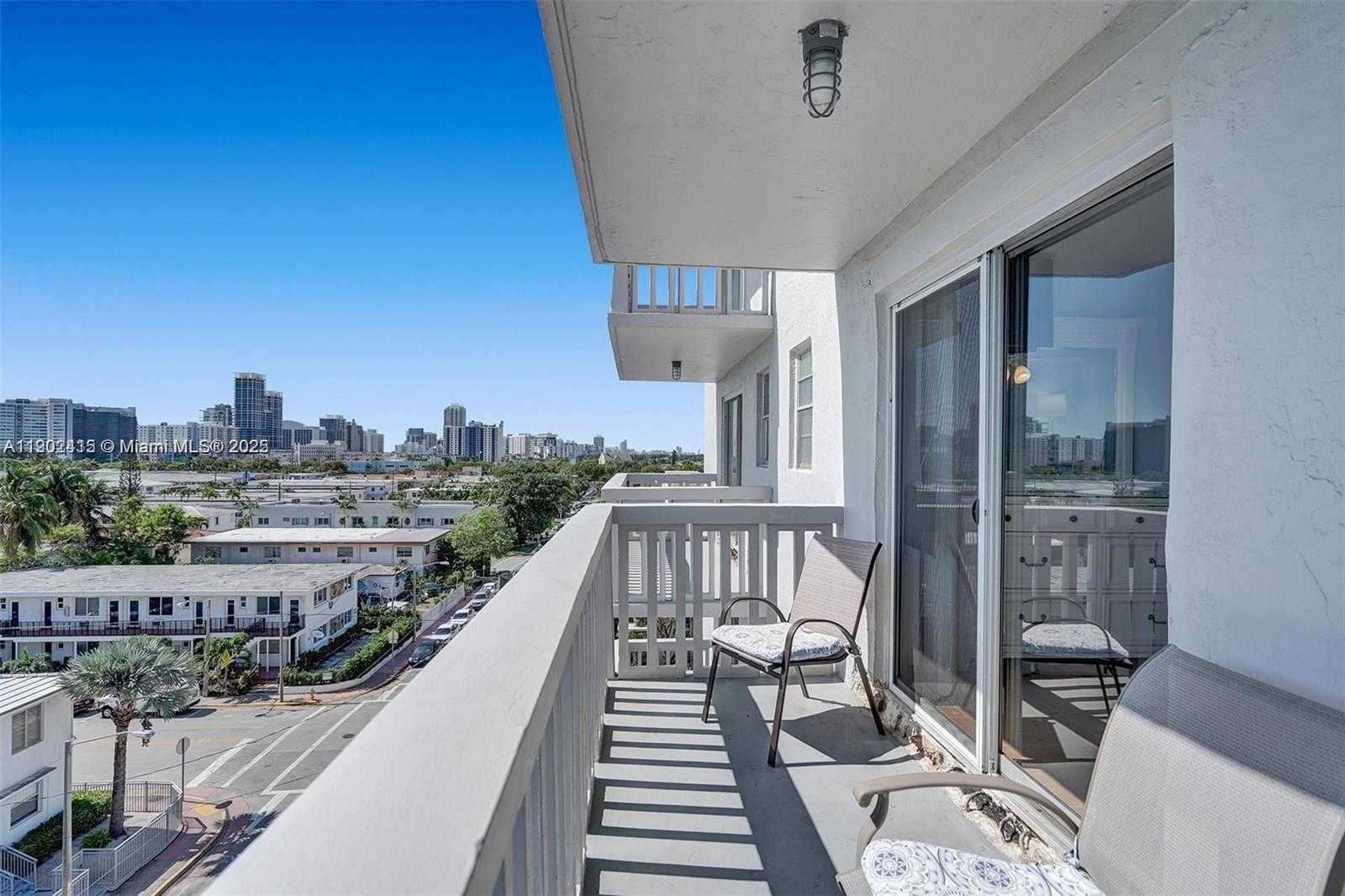 Small Image of 7620 CARLYLE AVE #703, Miami Beach Number 24