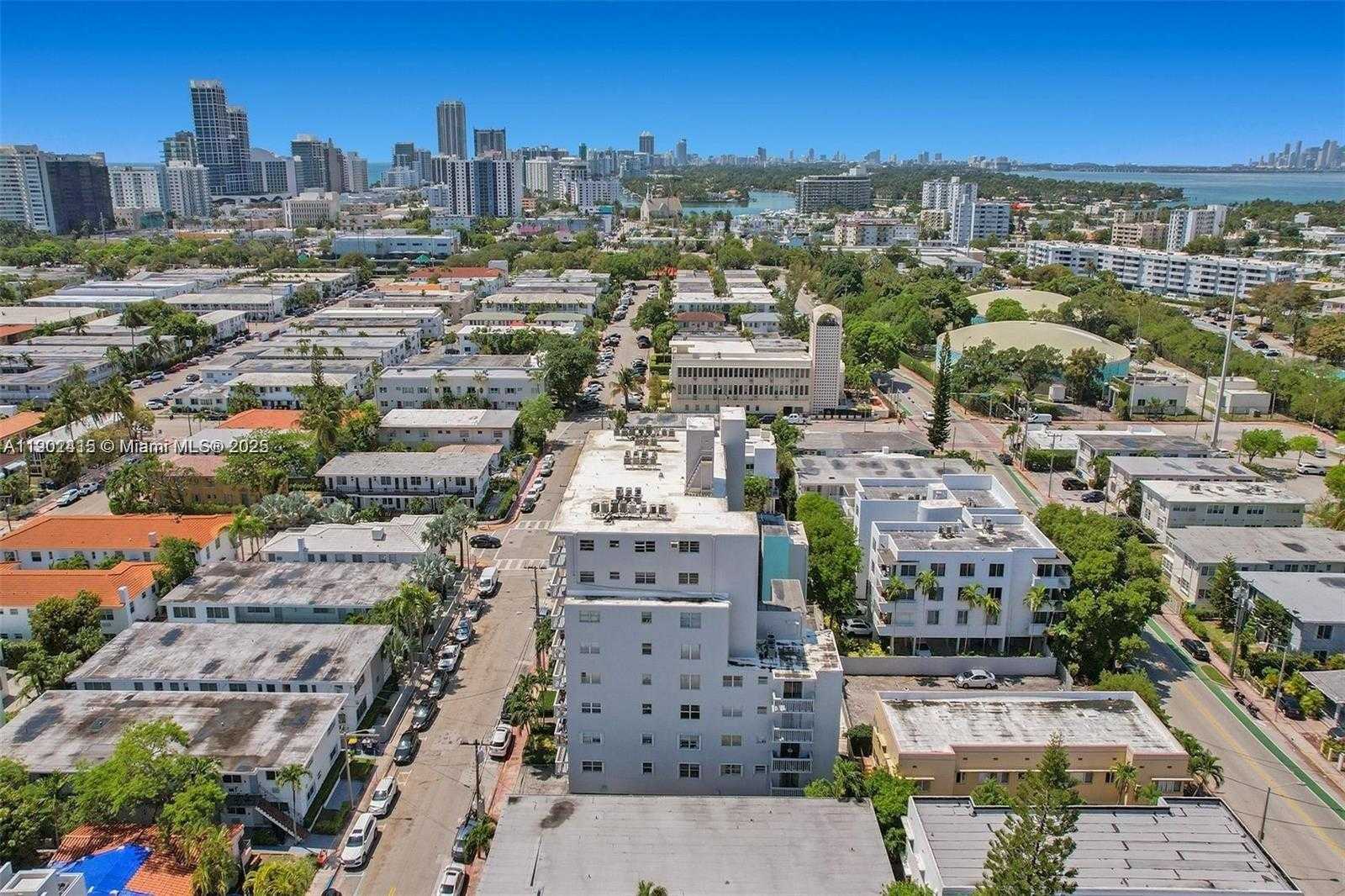 Small Image of 7620 CARLYLE AVE #703, Miami Beach Number 30