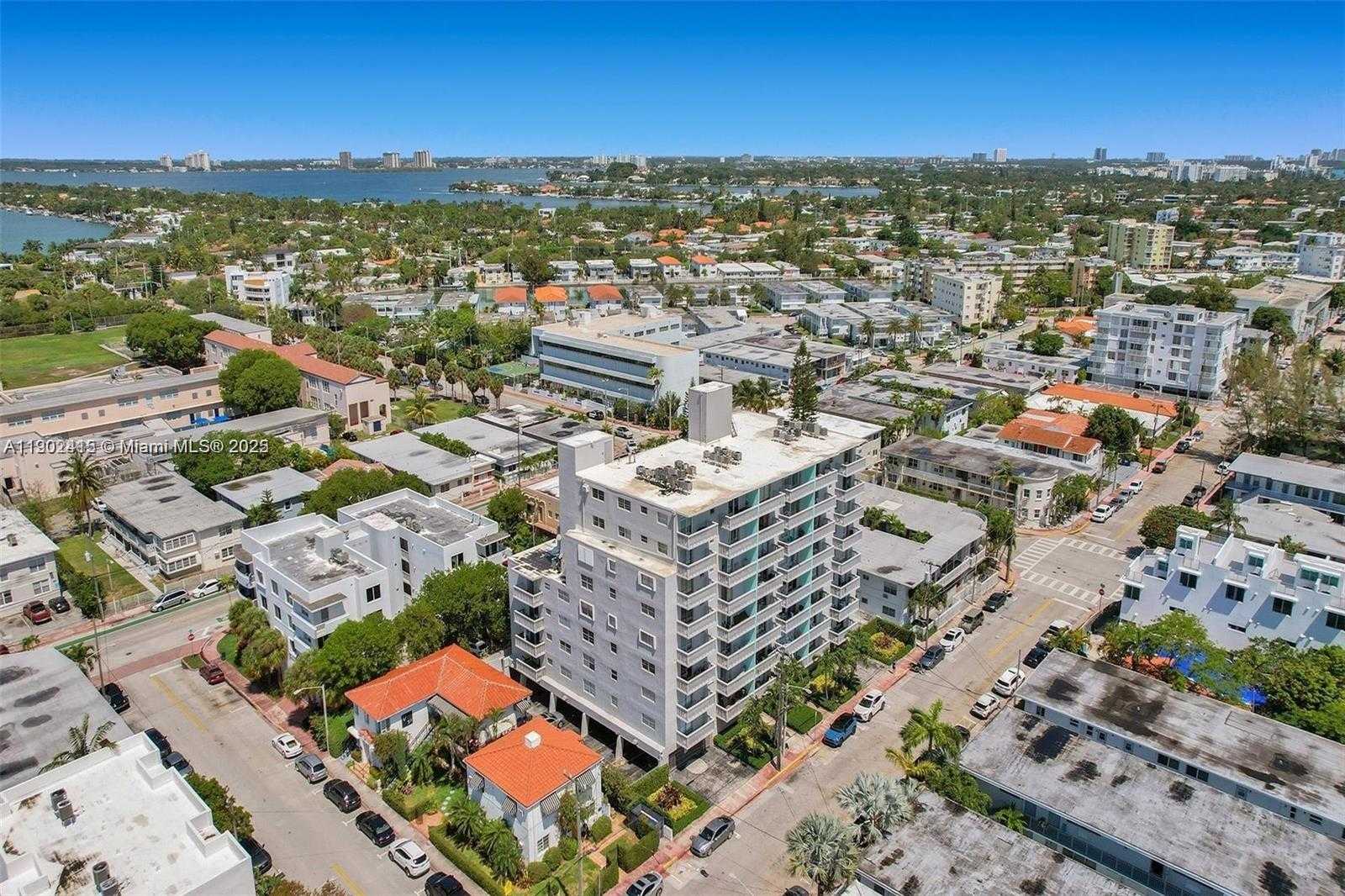 Small Image of 7620 CARLYLE AVE #703, Miami Beach Number 35