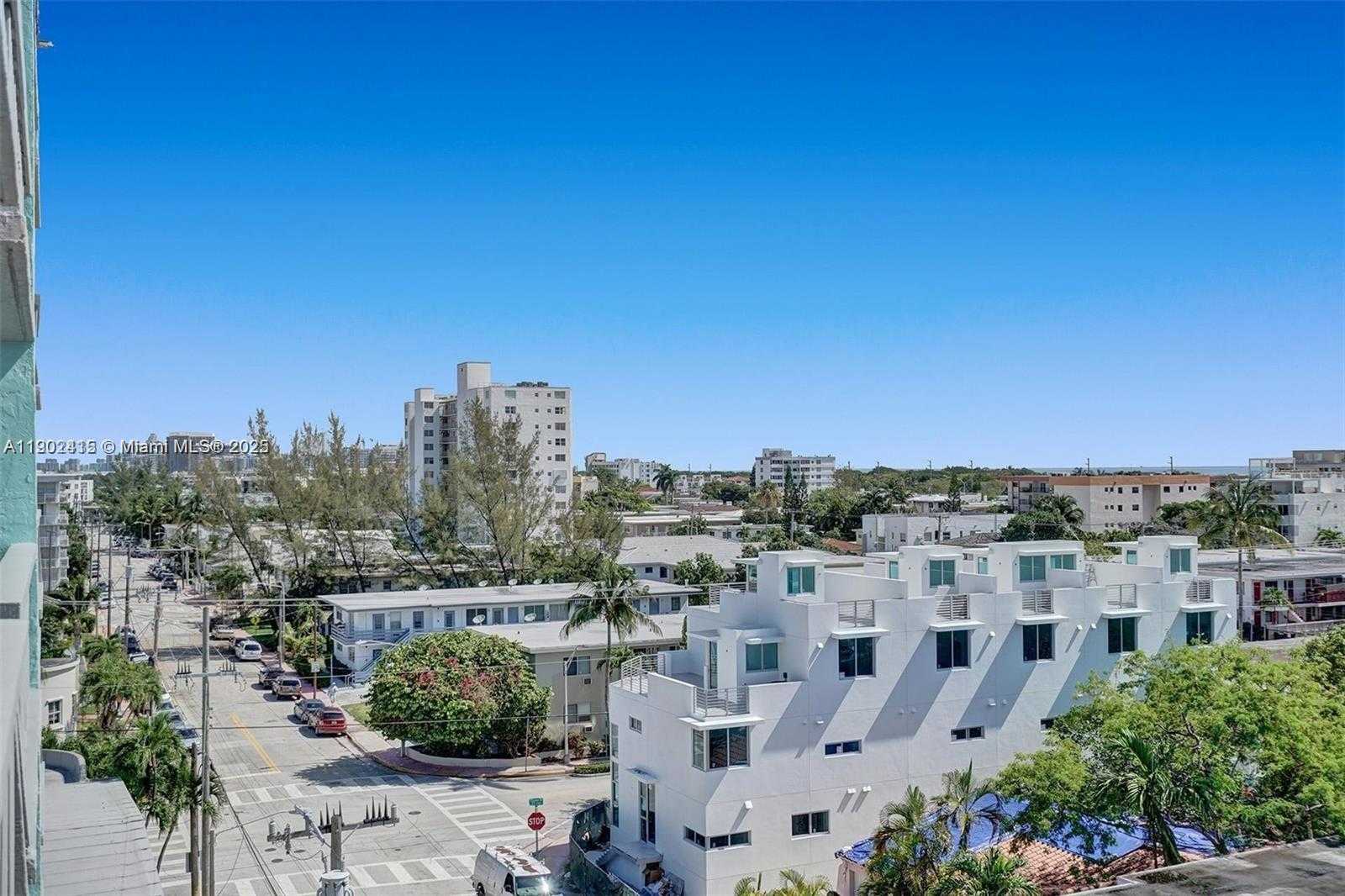 Small Image of 7620 CARLYLE AVE #703, Miami Beach Number 37