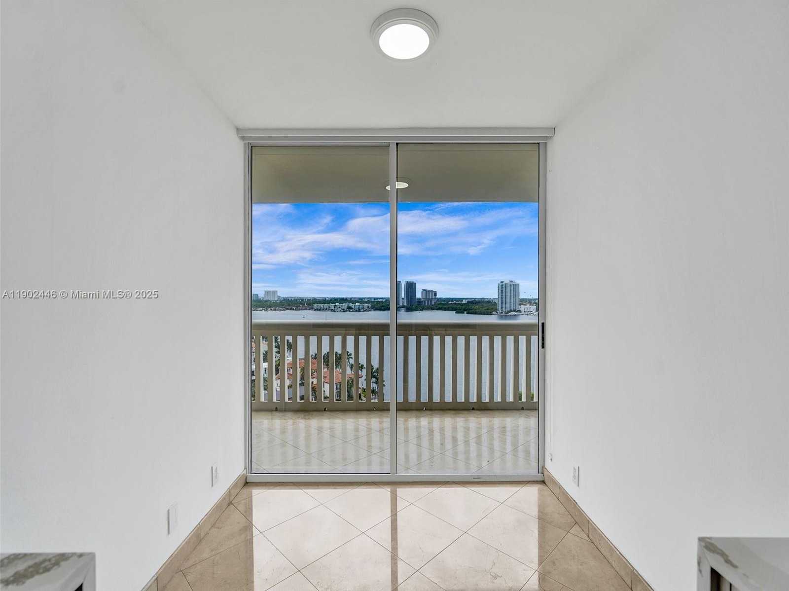 Small Image of 1000 WEST ISLAND BLVD #1612, Aventura Number 13
