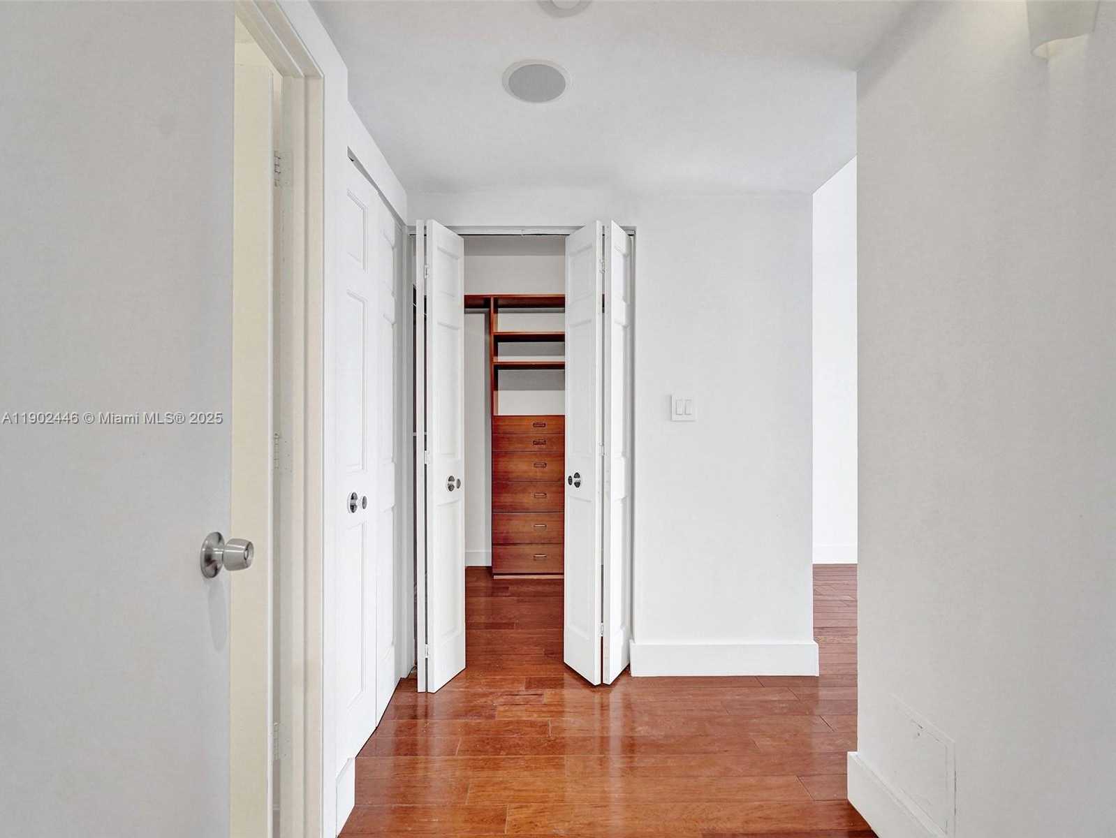 Small Image of 1000 WEST ISLAND BLVD #1612, Aventura Number 18