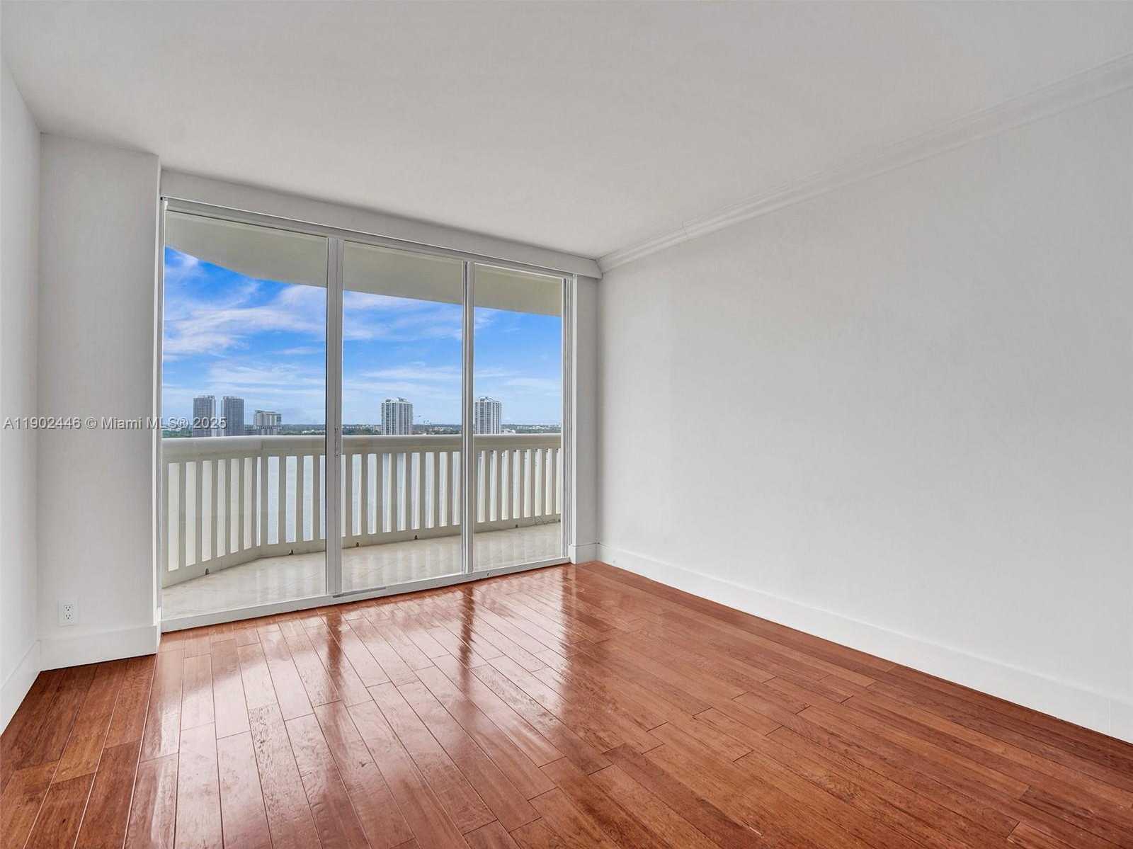 Small Image of 1000 WEST ISLAND BLVD #1612, Aventura Number 20