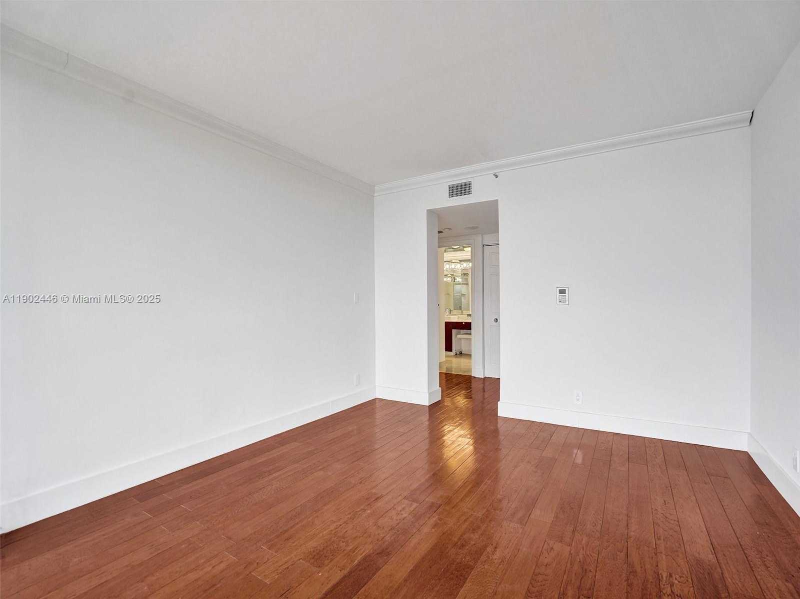 Small Image of 1000 WEST ISLAND BLVD #1612, Aventura Number 21