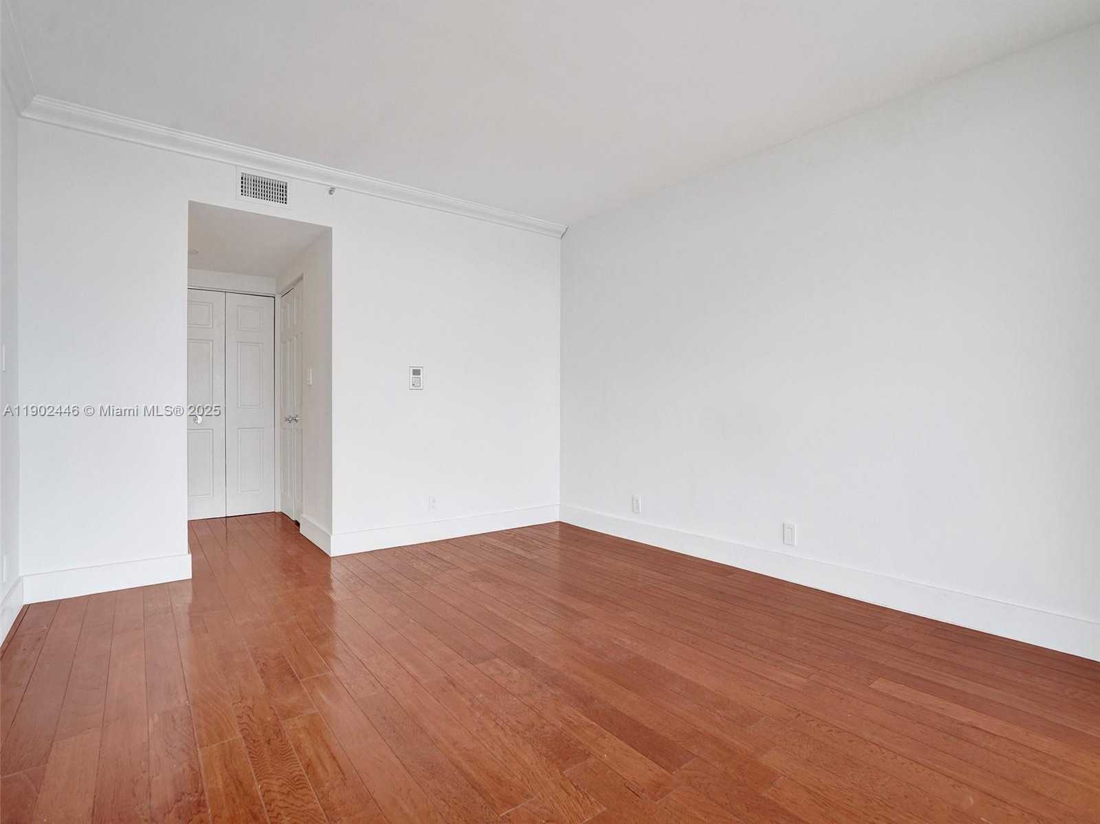 Small Image of 1000 WEST ISLAND BLVD #1612, Aventura Number 22