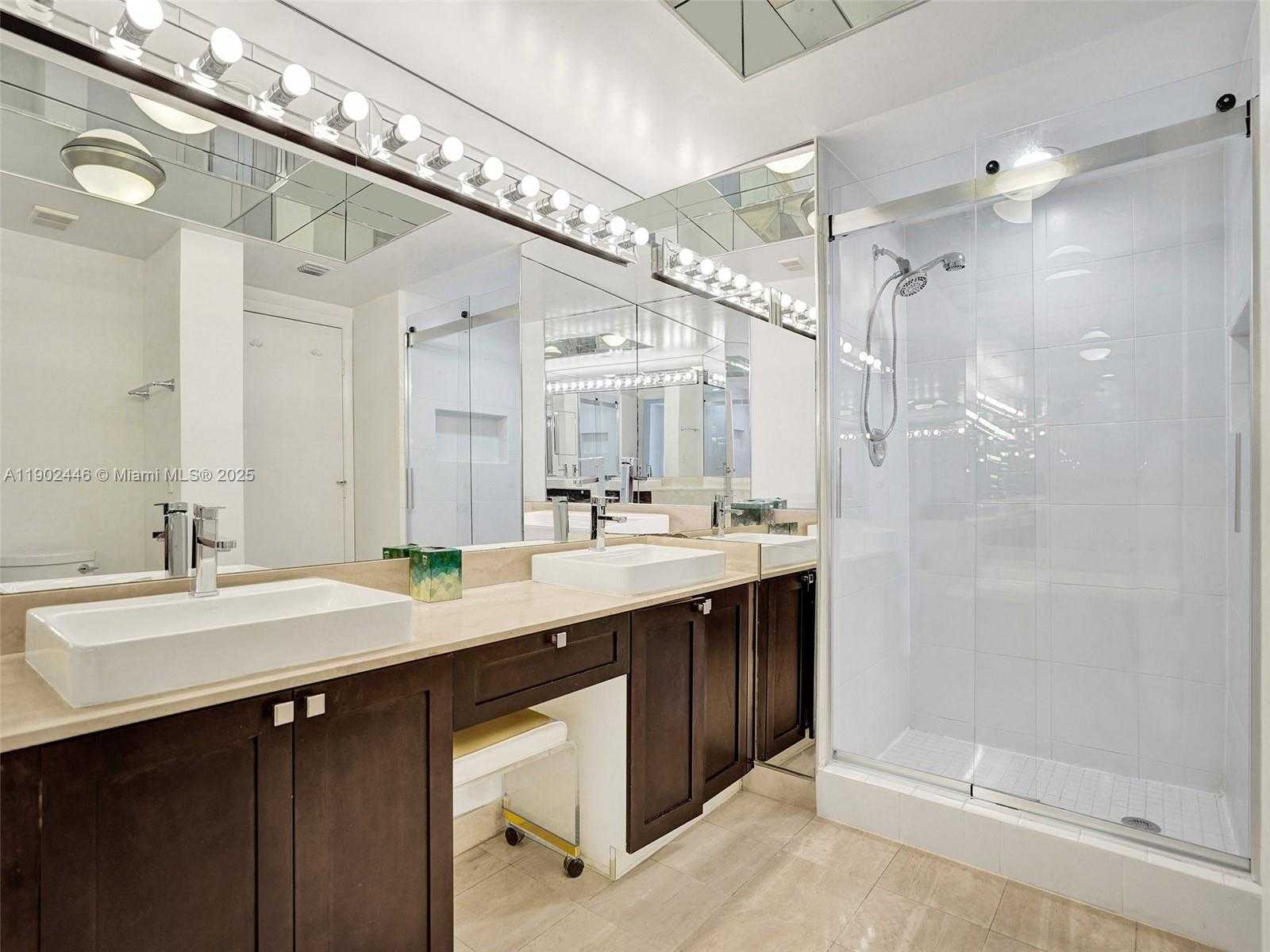 Small Image of 1000 WEST ISLAND BLVD #1612, Aventura Number 25