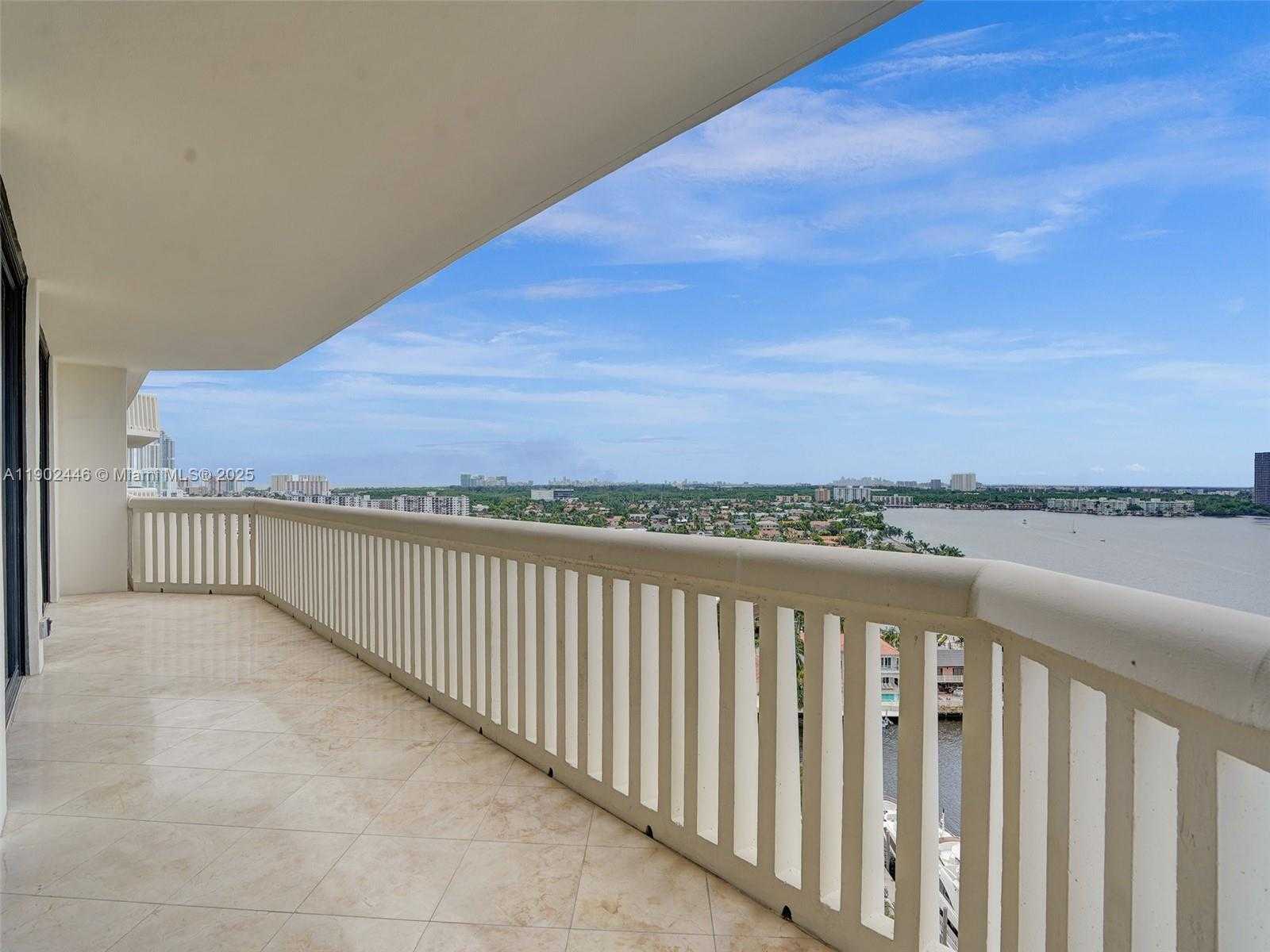 Small Image of 1000 WEST ISLAND BLVD #1612, Aventura Number 35