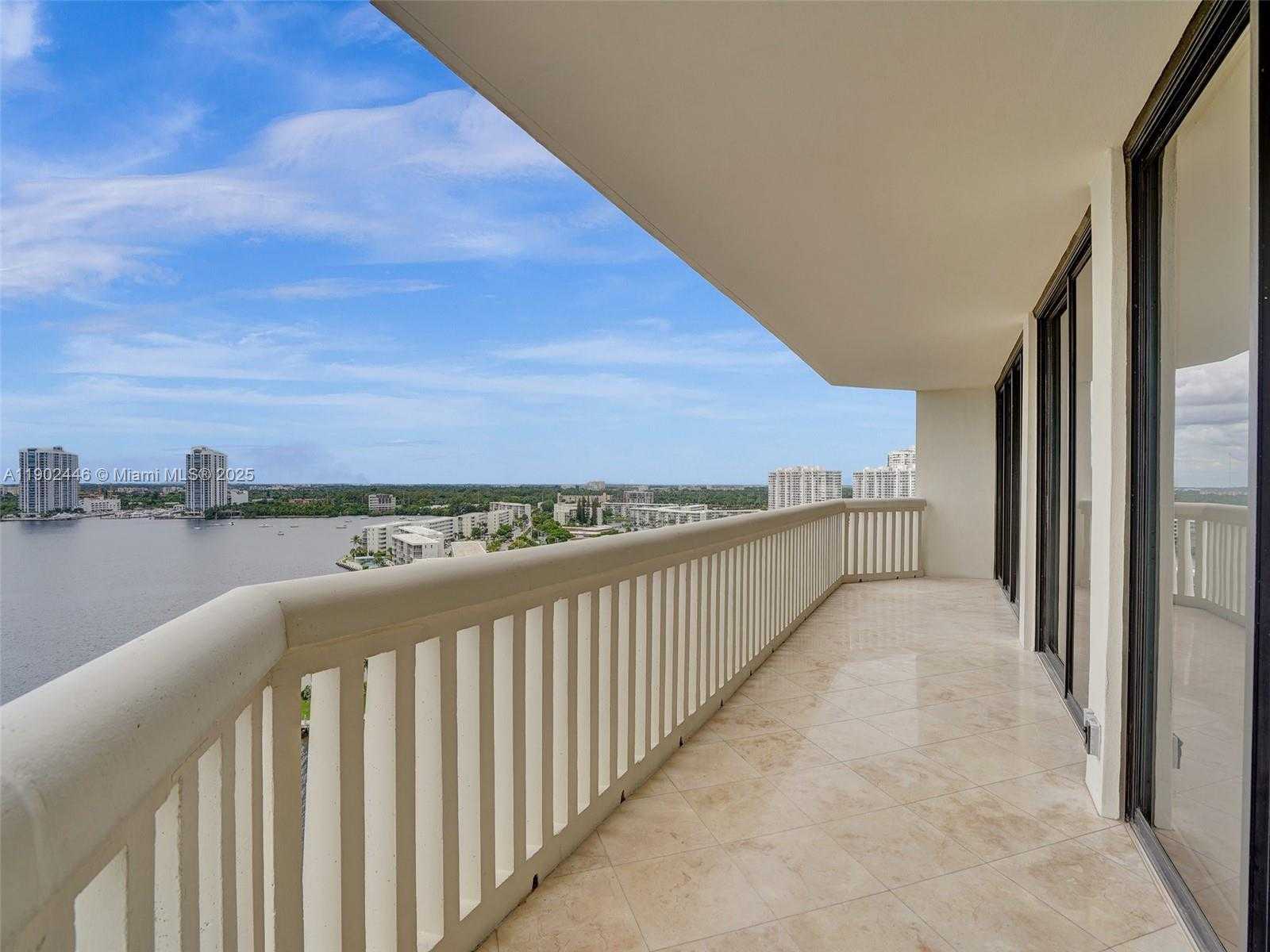 Small Image of 1000 WEST ISLAND BLVD #1612, Aventura Number 36