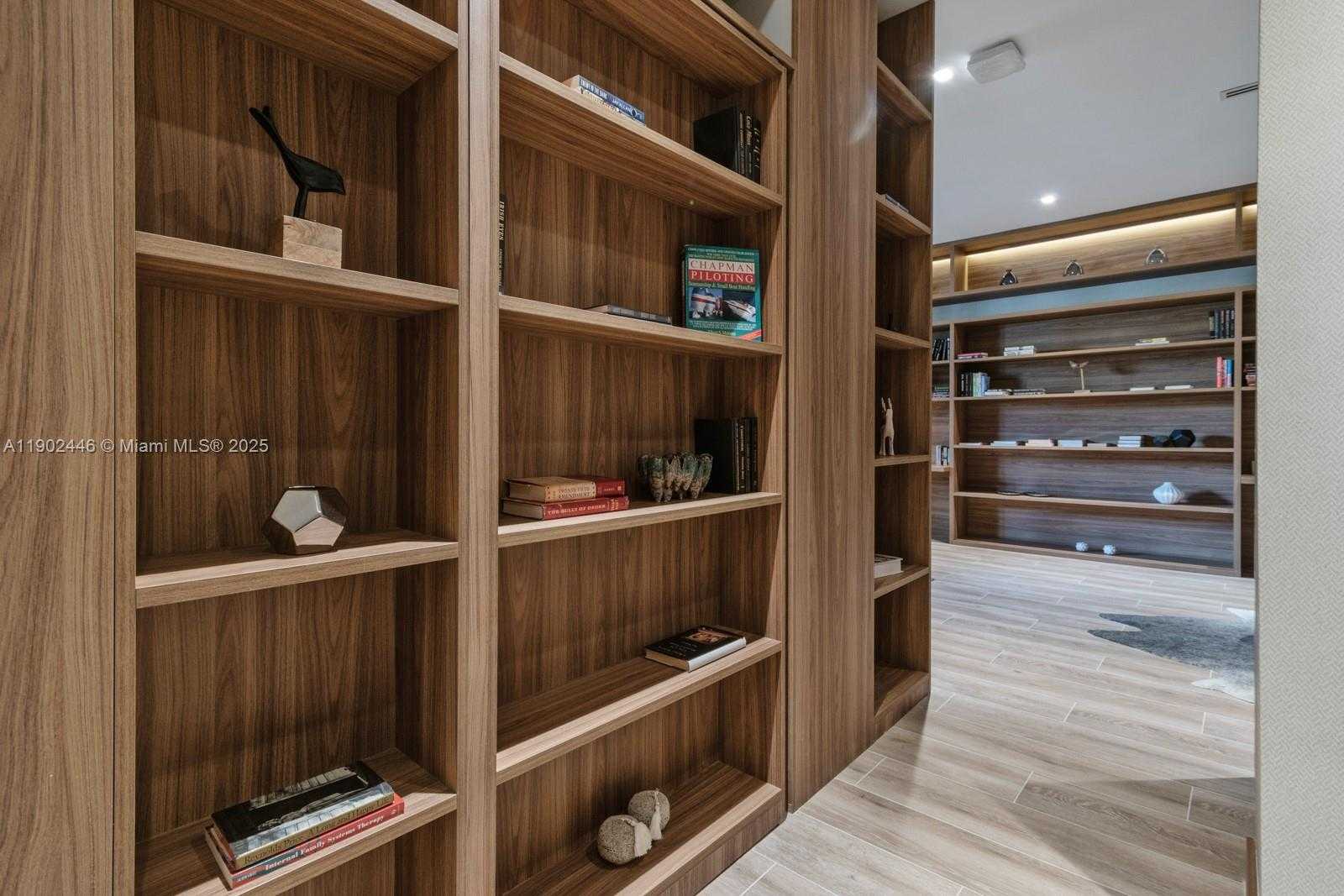 Small Image of 1000 WEST ISLAND BLVD #1612, Aventura Number 63