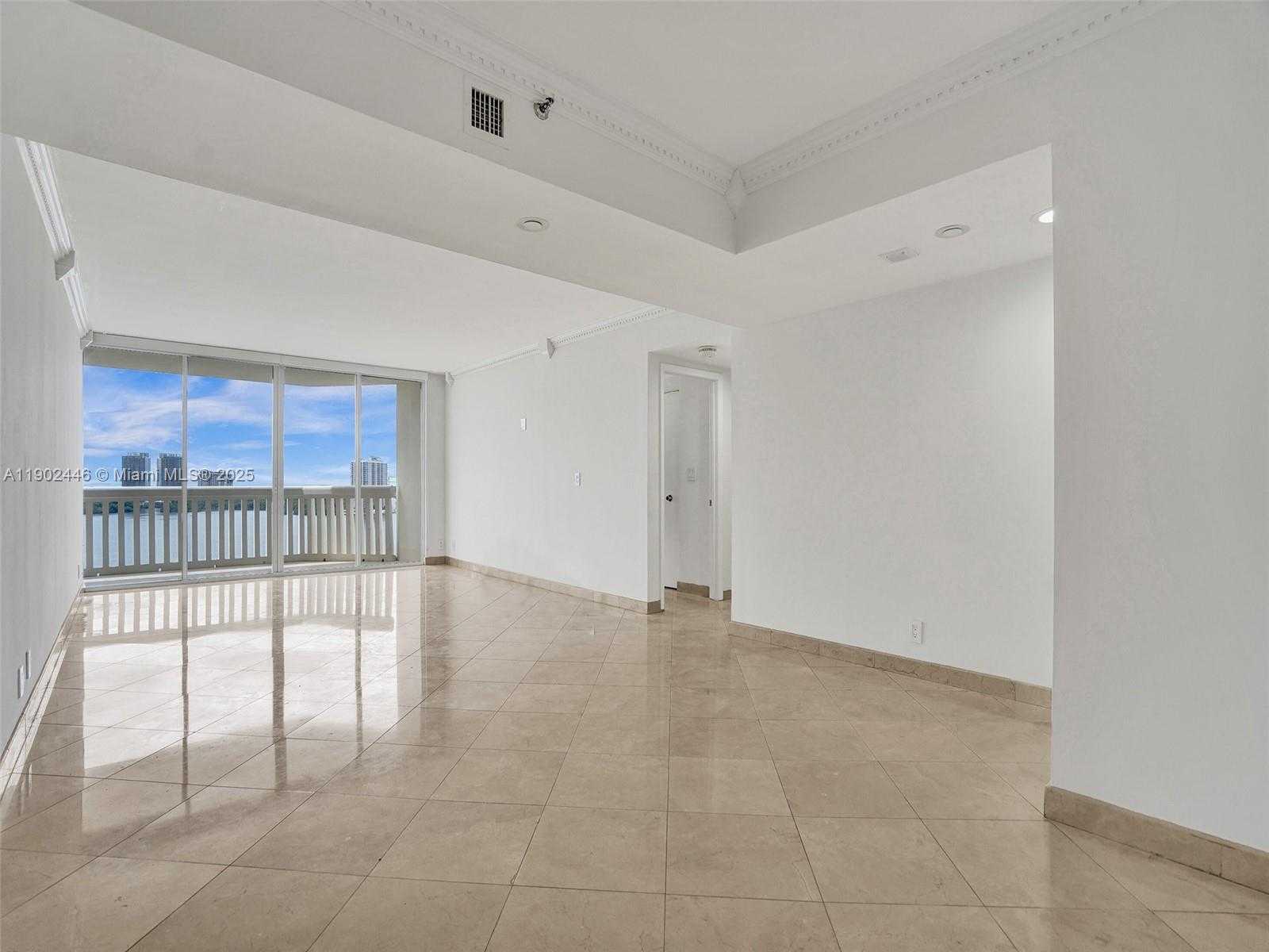 Small Image of 1000 WEST ISLAND BLVD #1612, Aventura Number 7