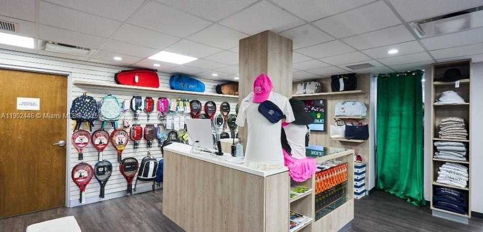 Small Image of 1000 WEST ISLAND BLVD #1612, Aventura Number 89