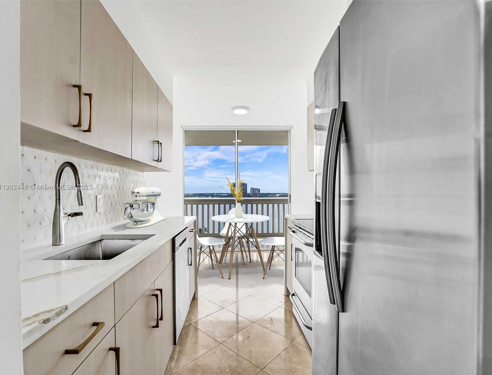 Small Image of 1000 WEST ISLAND BLVD #1612, Aventura Number 9