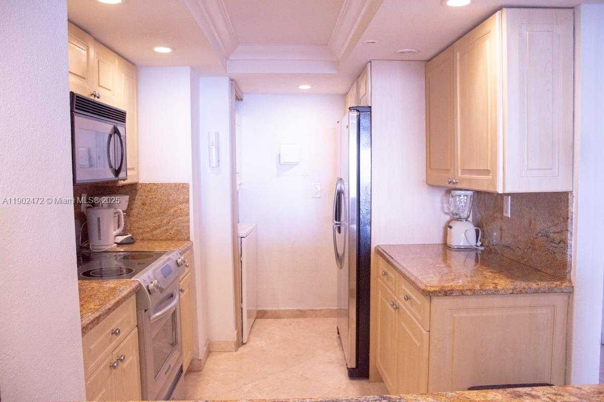 Small Image of 1717 NORTH BAYSHORE DR #B-4141, Miami Number 16