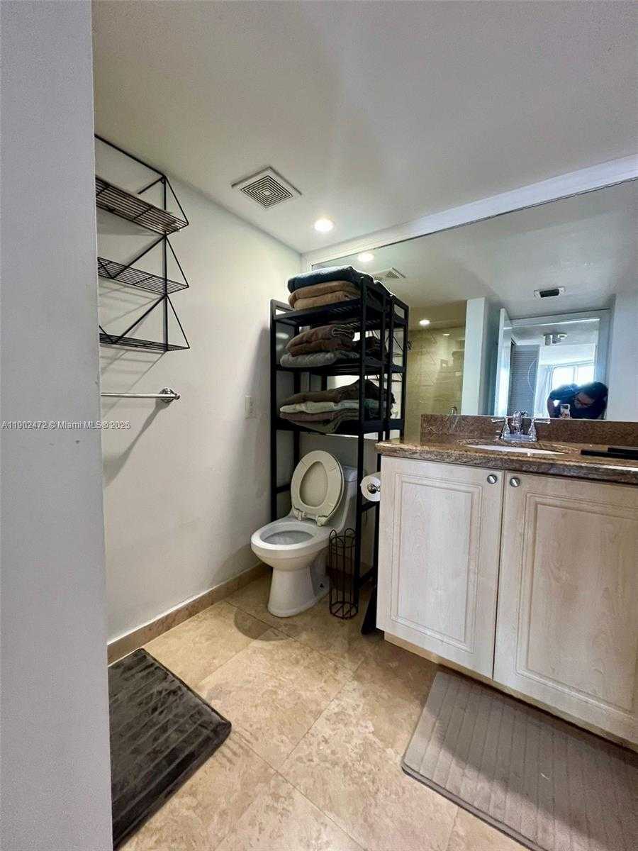 Small Image of 1717 NORTH BAYSHORE DR #B-4141, Miami Number 35