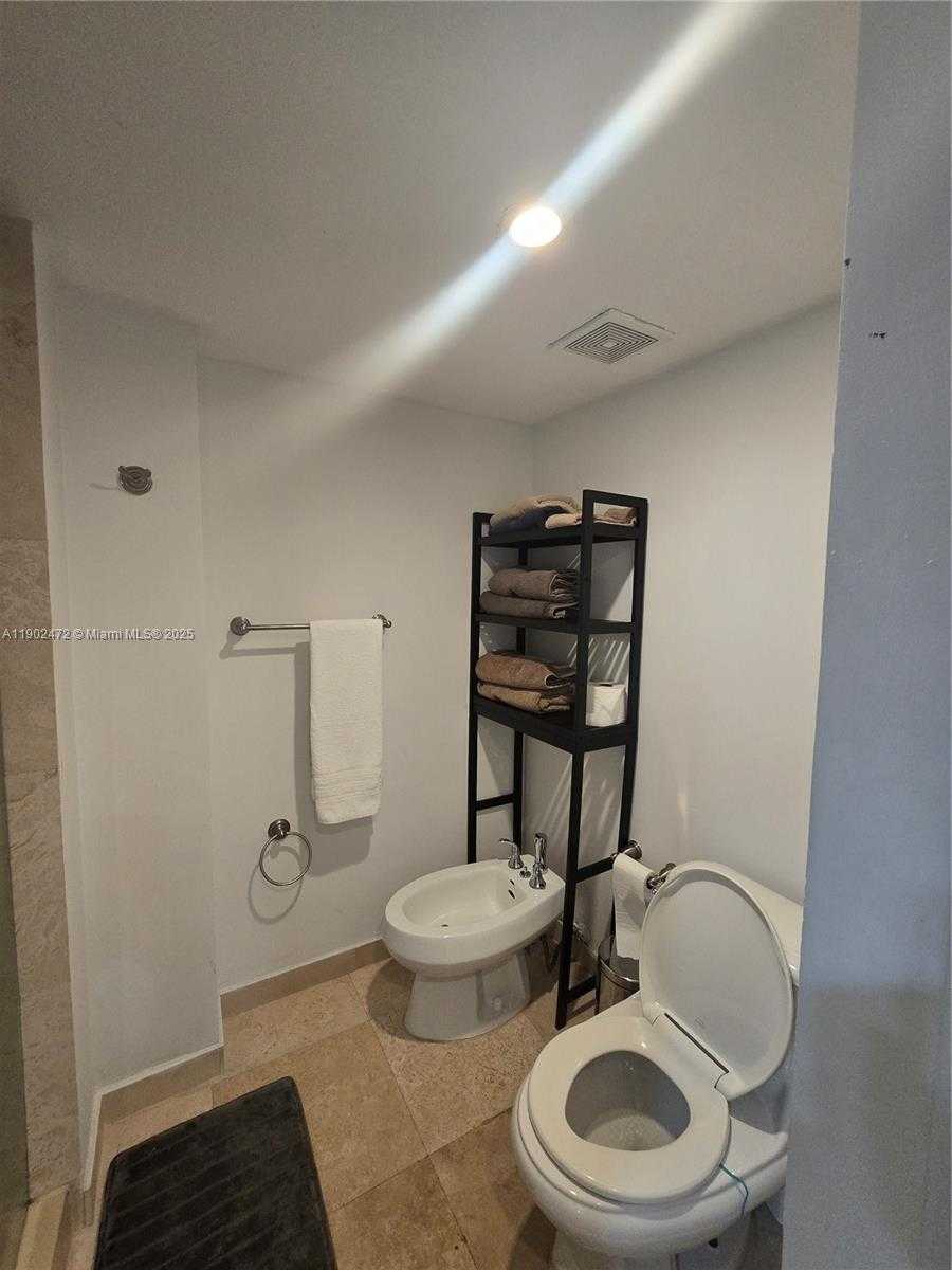 Small Image of 1717 NORTH BAYSHORE DR #B-4141, Miami Number 41