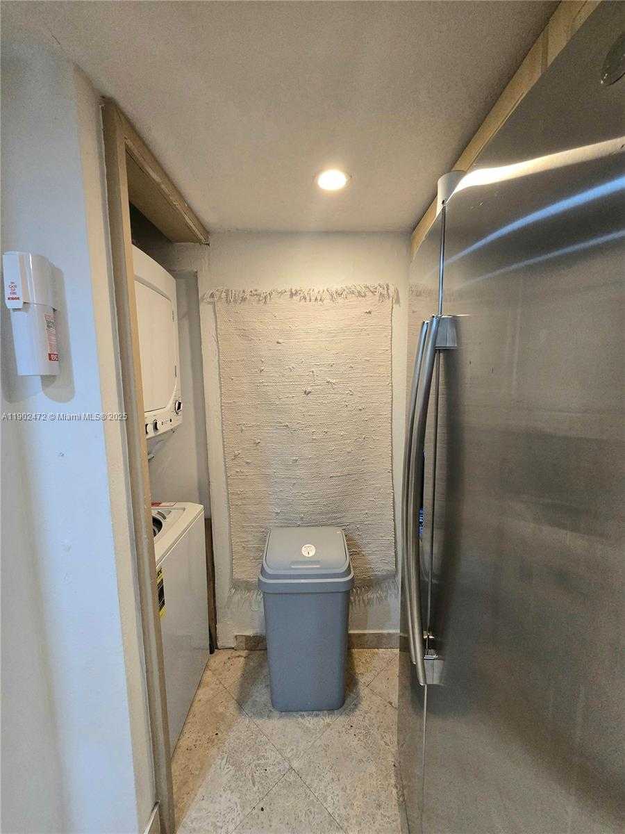 Small Image of 1717 NORTH BAYSHORE DR #B-4141, Miami Number 51