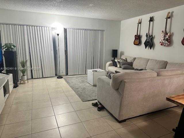 Small Image of 17911 NORTH WEST 68TH AVE #P, Hialeah Number 11