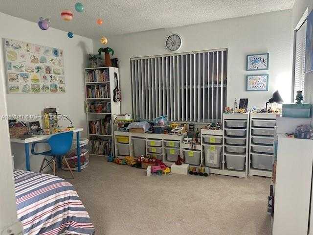 Small Image of 17911 NORTH WEST 68TH AVE #P, Hialeah Number 14