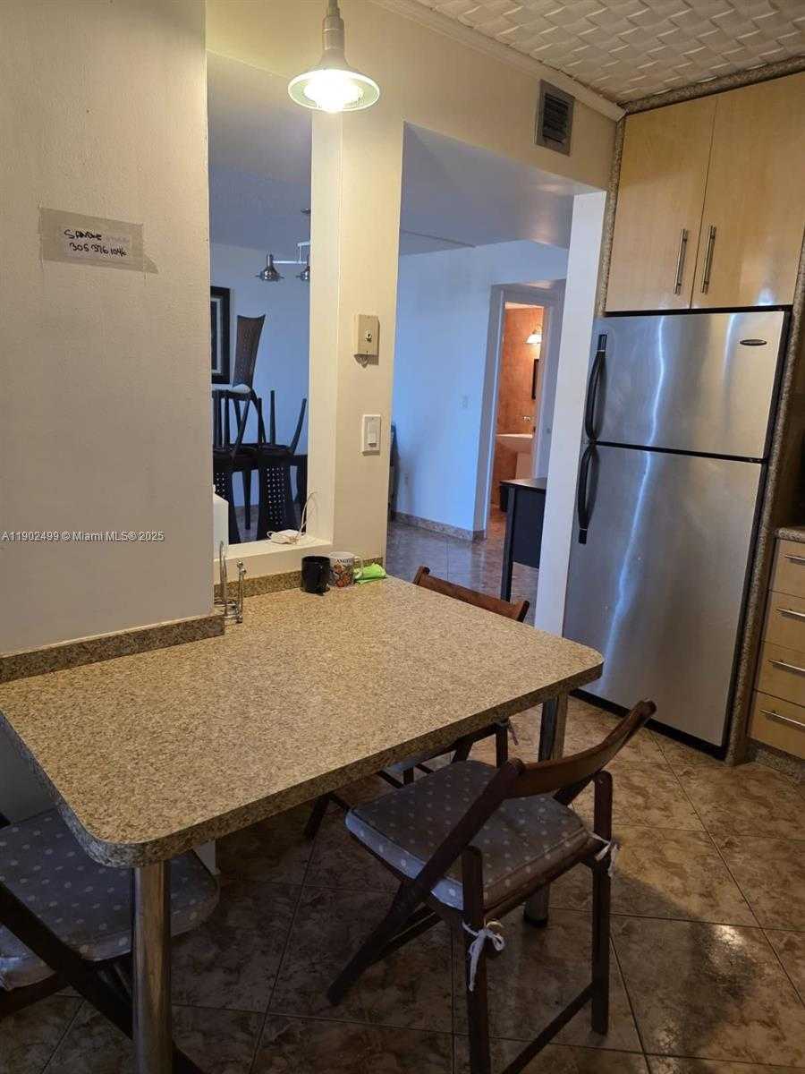 Small Image of 1833 SOUTH OCEAN DR #1505, Hallandale Beach Number 11
