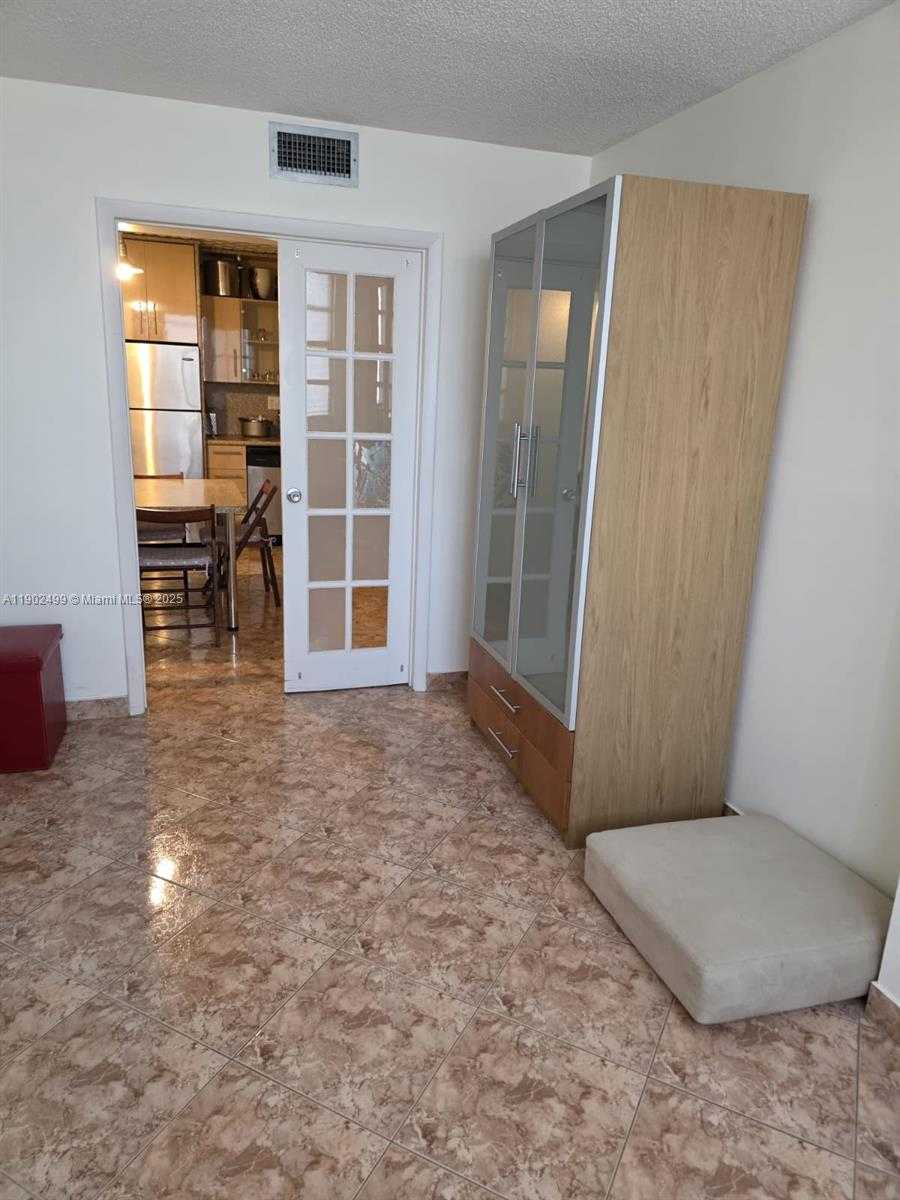 Small Image of 1833 SOUTH OCEAN DR #1505, Hallandale Beach Number 14