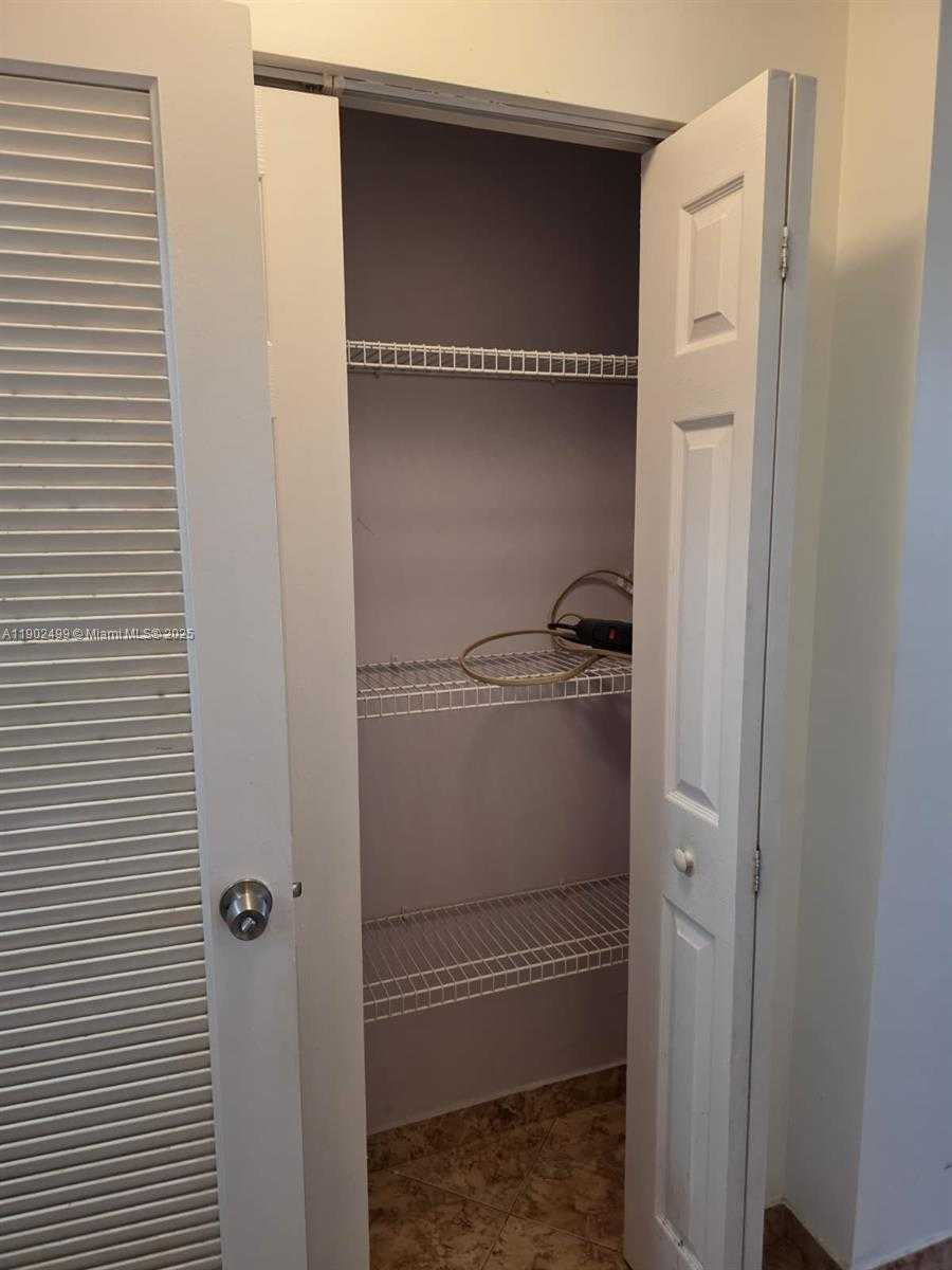 Small Image of 1833 SOUTH OCEAN DR #1505, Hallandale Beach Number 19