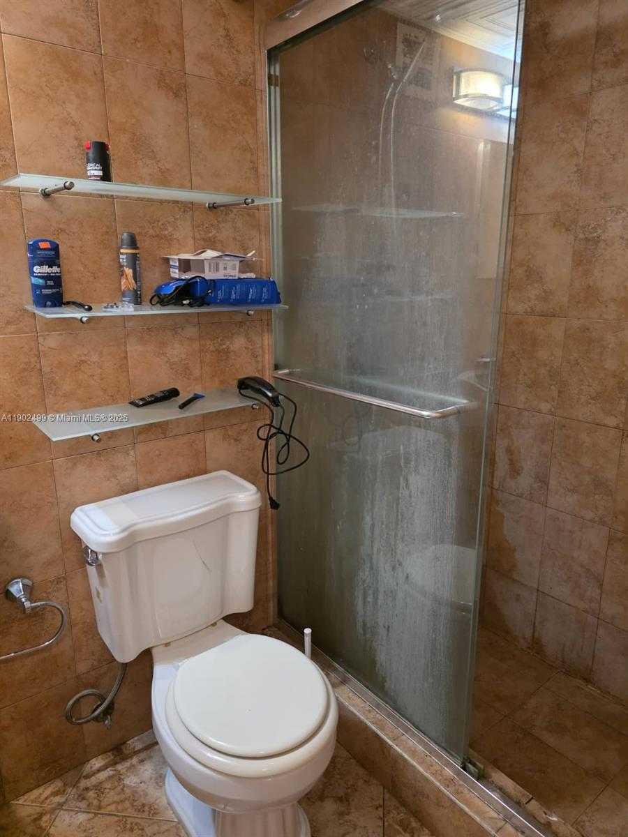 Small Image of 1833 SOUTH OCEAN DR #1505, Hallandale Beach Number 21