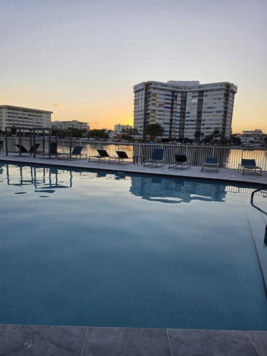 Small Image of 1833 SOUTH OCEAN DR #1505, Hallandale Beach Number 27