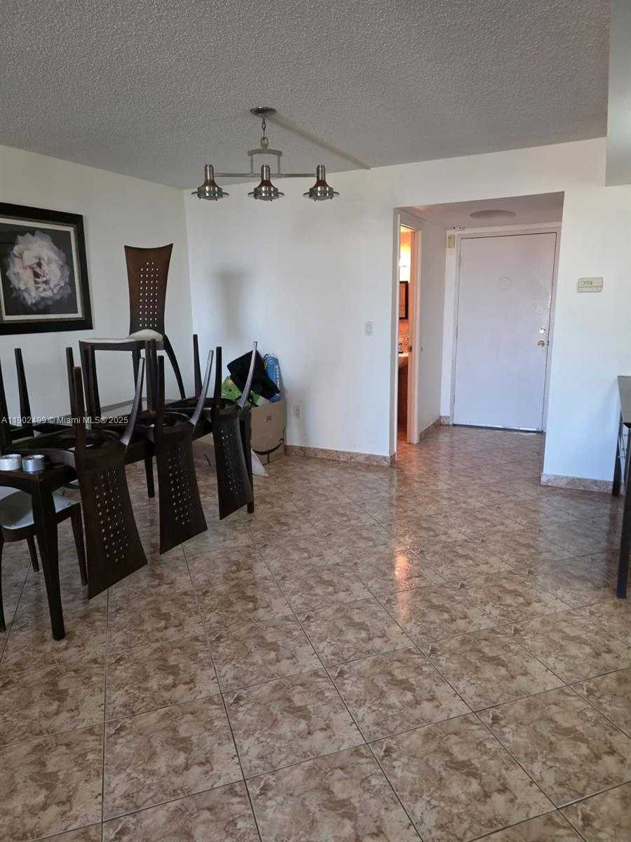 Small Image of 1833 SOUTH OCEAN DR #1505, Hallandale Beach Number 8