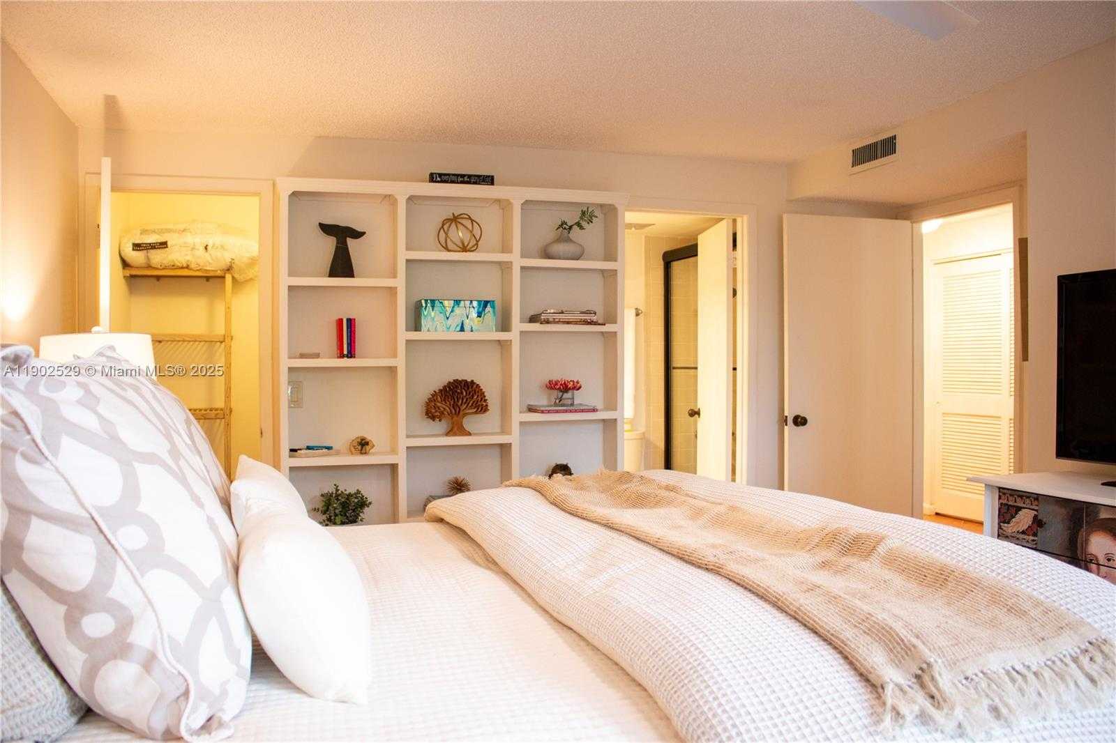 Small Image of 2165 GALLEON DR #G3, Vero Beach Number 17