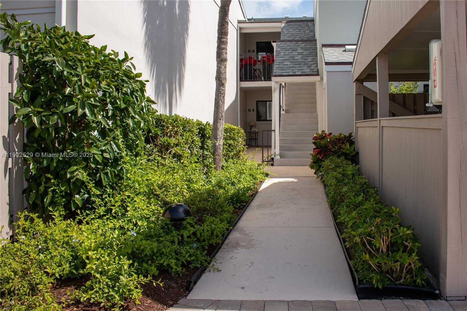 Small Image of 2165 GALLEON DR #G3, Vero Beach Number 2