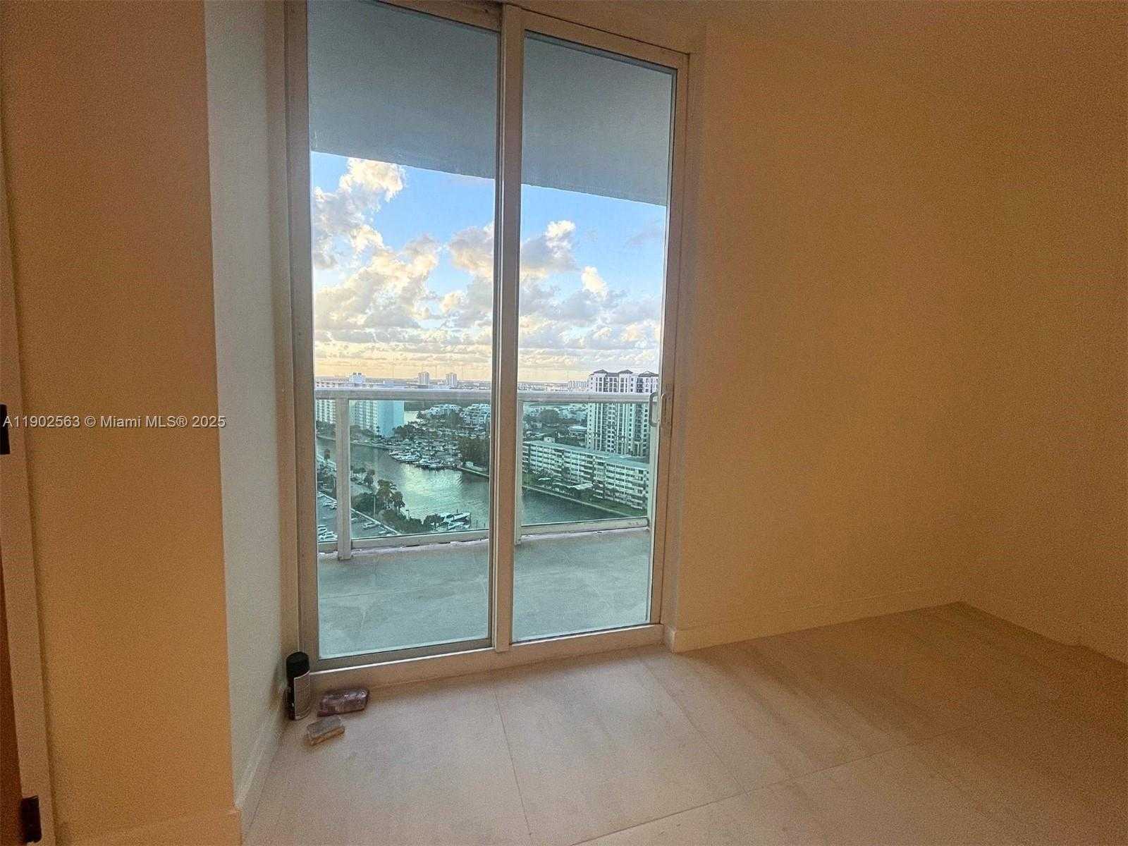 Small Image of 100 BAYVIEW DR #1901, Sunny Isles Beach Number 12