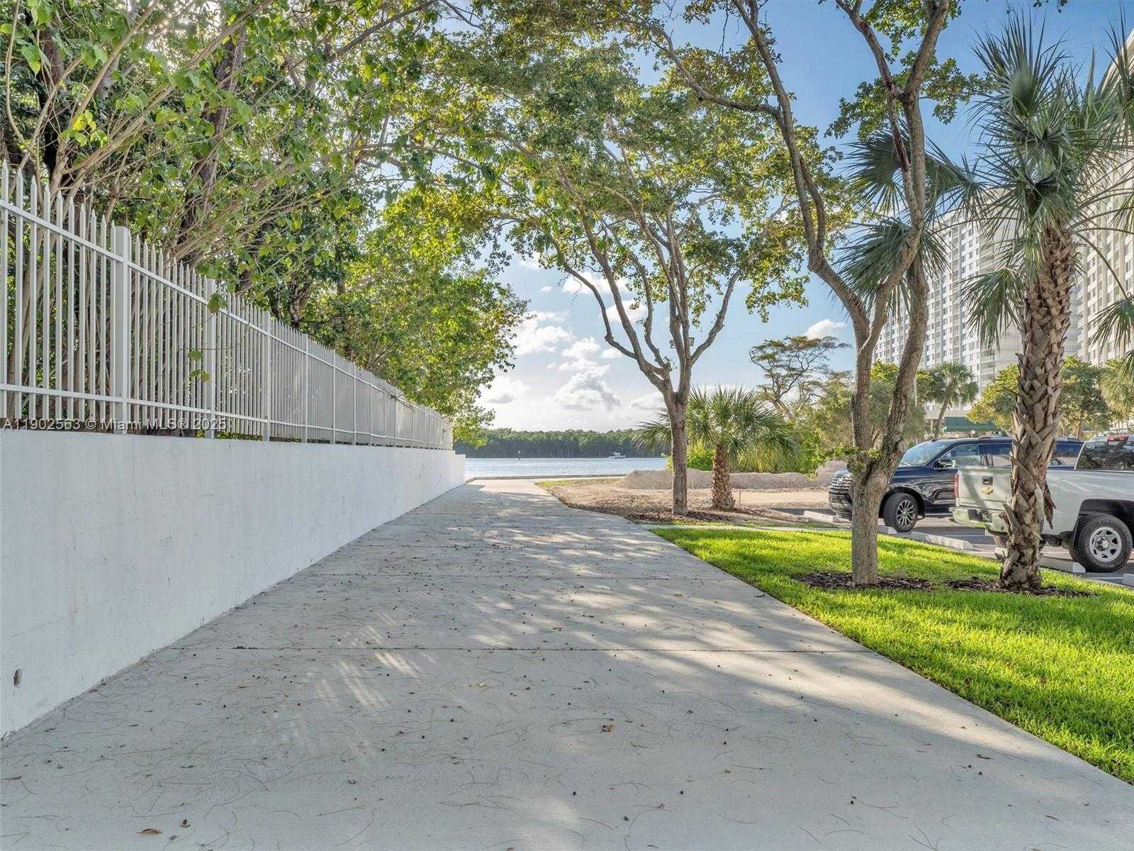 Small Image of 100 BAYVIEW DR #1901, Sunny Isles Beach Number 21