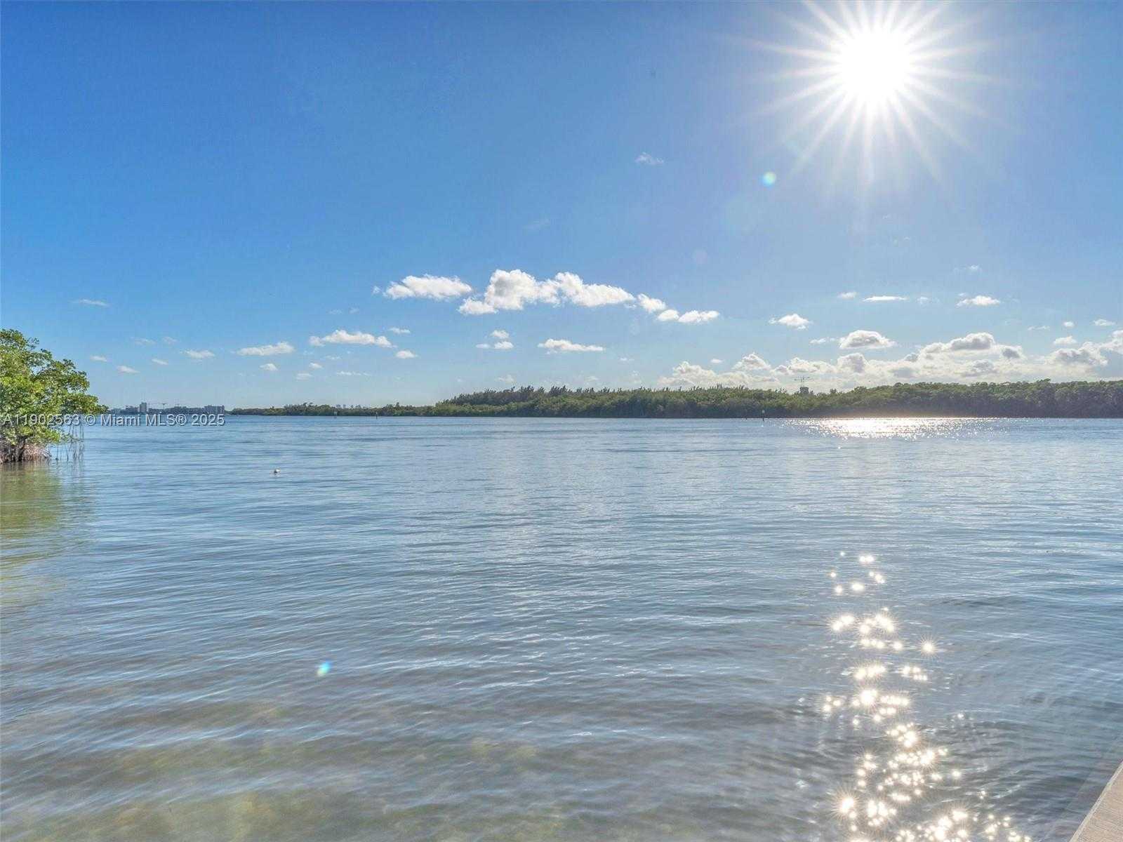 Small Image of 100 BAYVIEW DR #1901, Sunny Isles Beach Number 22