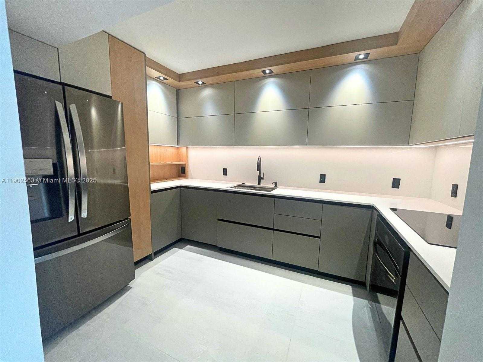 Small Image of 100 BAYVIEW DR #1901, Sunny Isles Beach Number 5