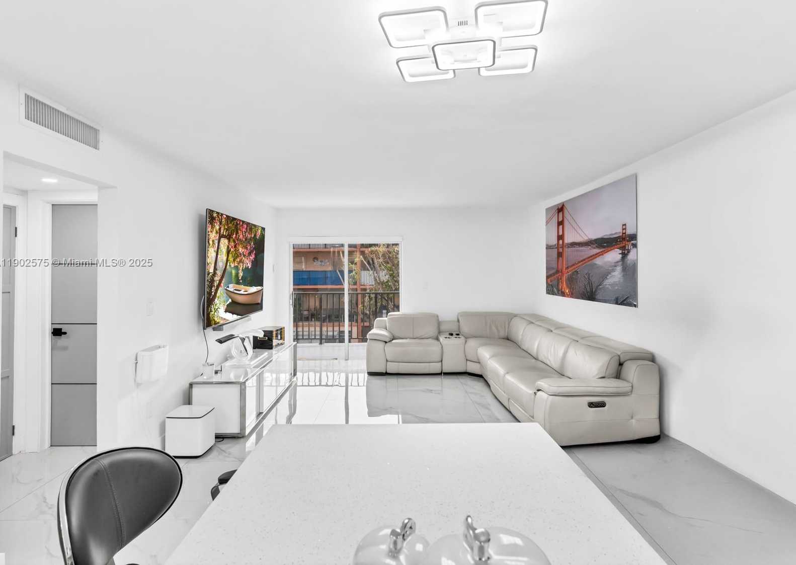 Small Image of 1890 WEST 56TH ST #1307, Hialeah Number 11