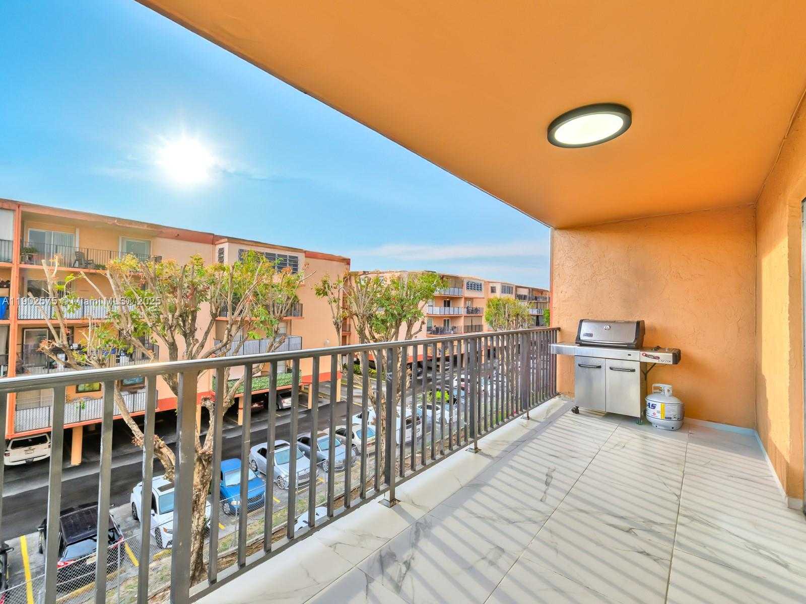 Small Image of 1890 WEST 56TH ST #1307, Hialeah Number 4