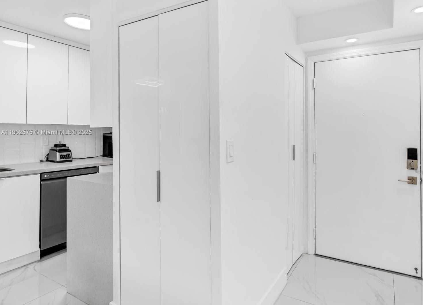 Small Image of 1890 WEST 56TH ST #1307, Hialeah Number 5