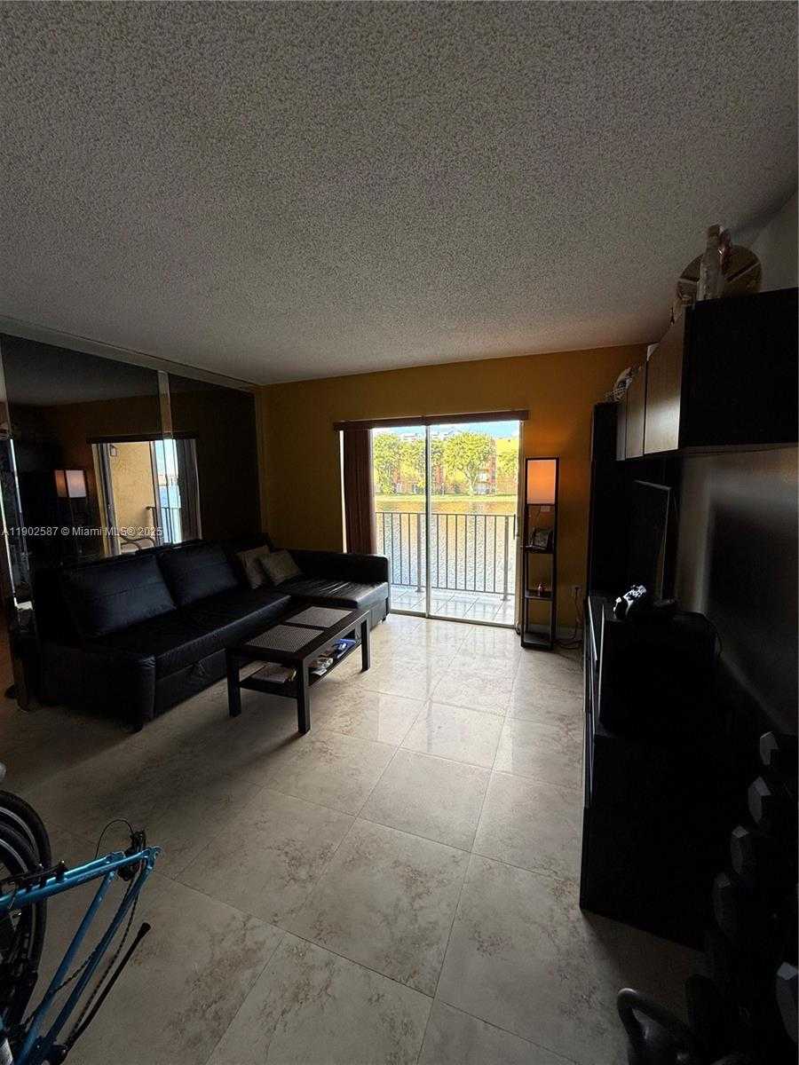 Small Image of 7 NORTH WEST 4705 NW #208-7, Miami Number 14