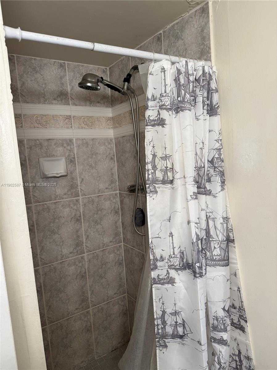 Small Image of 7 NORTH WEST 4705 NW #208-7, Miami Number 24