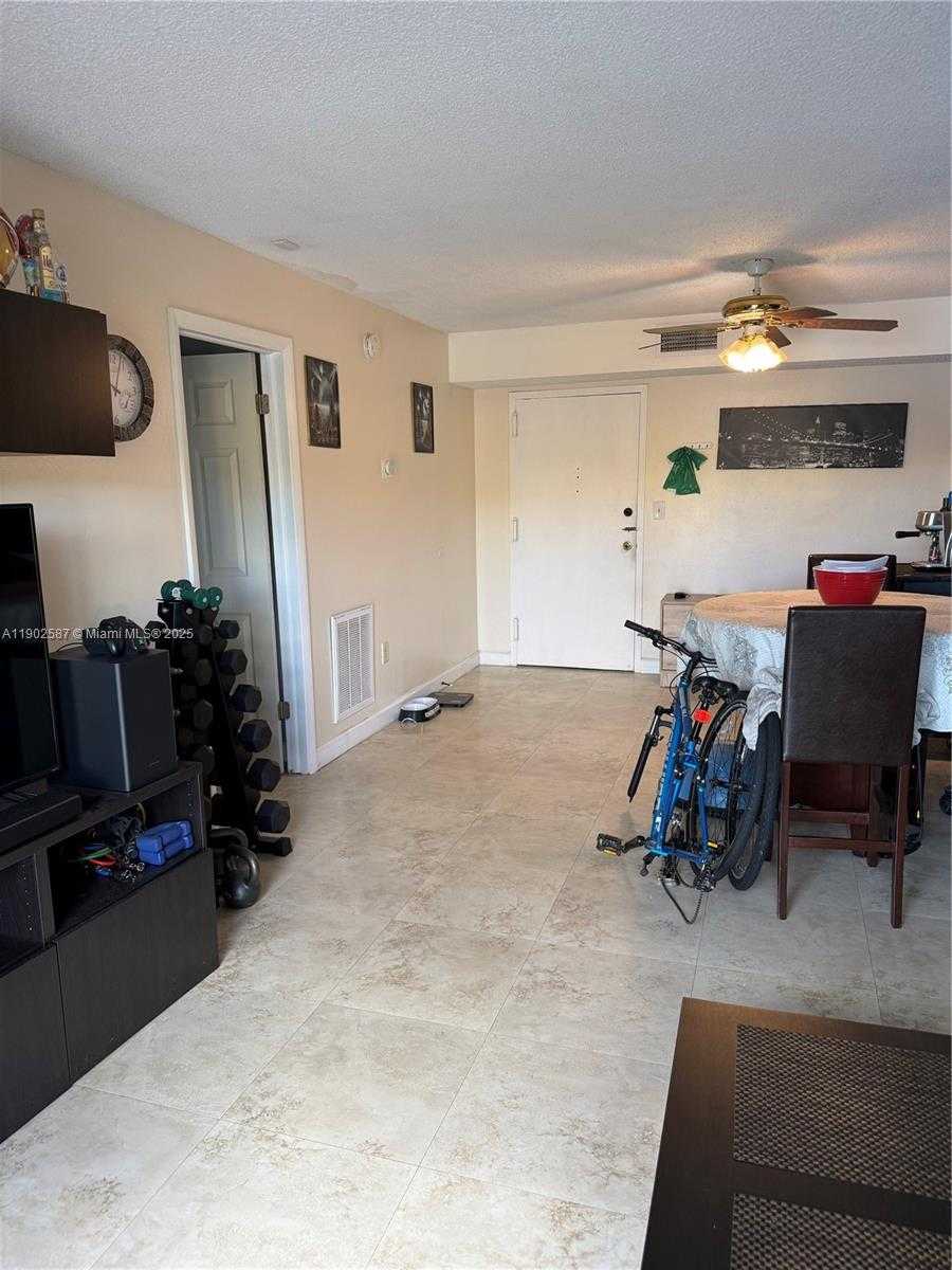 Small Image of 7 NORTH WEST 4705 NW #208-7, Miami Number 7