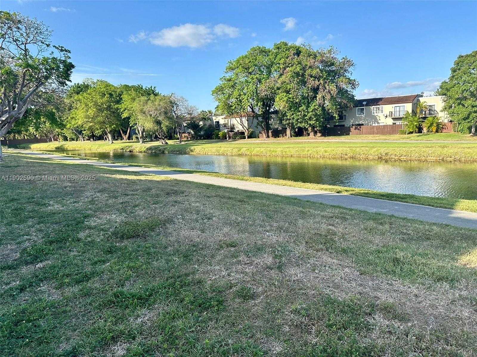 Small Image of 10581 SOUTH WEST 155TH CT #1214, Miami Number 31