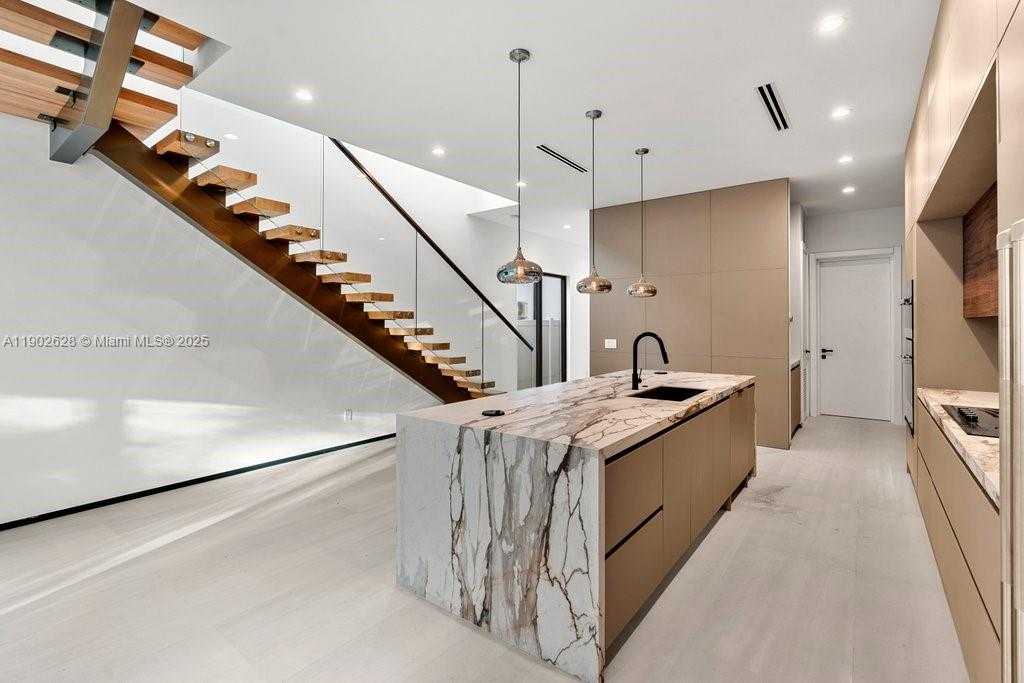 Small Image of 1215 NORTH EAST 11TH AVE #B, Fort Lauderdale Number 13