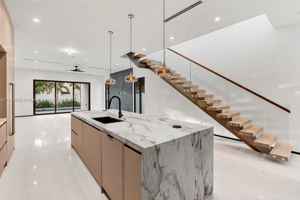 Small Image of 1215 NORTH EAST 11TH AVE #B, Fort Lauderdale Number 18